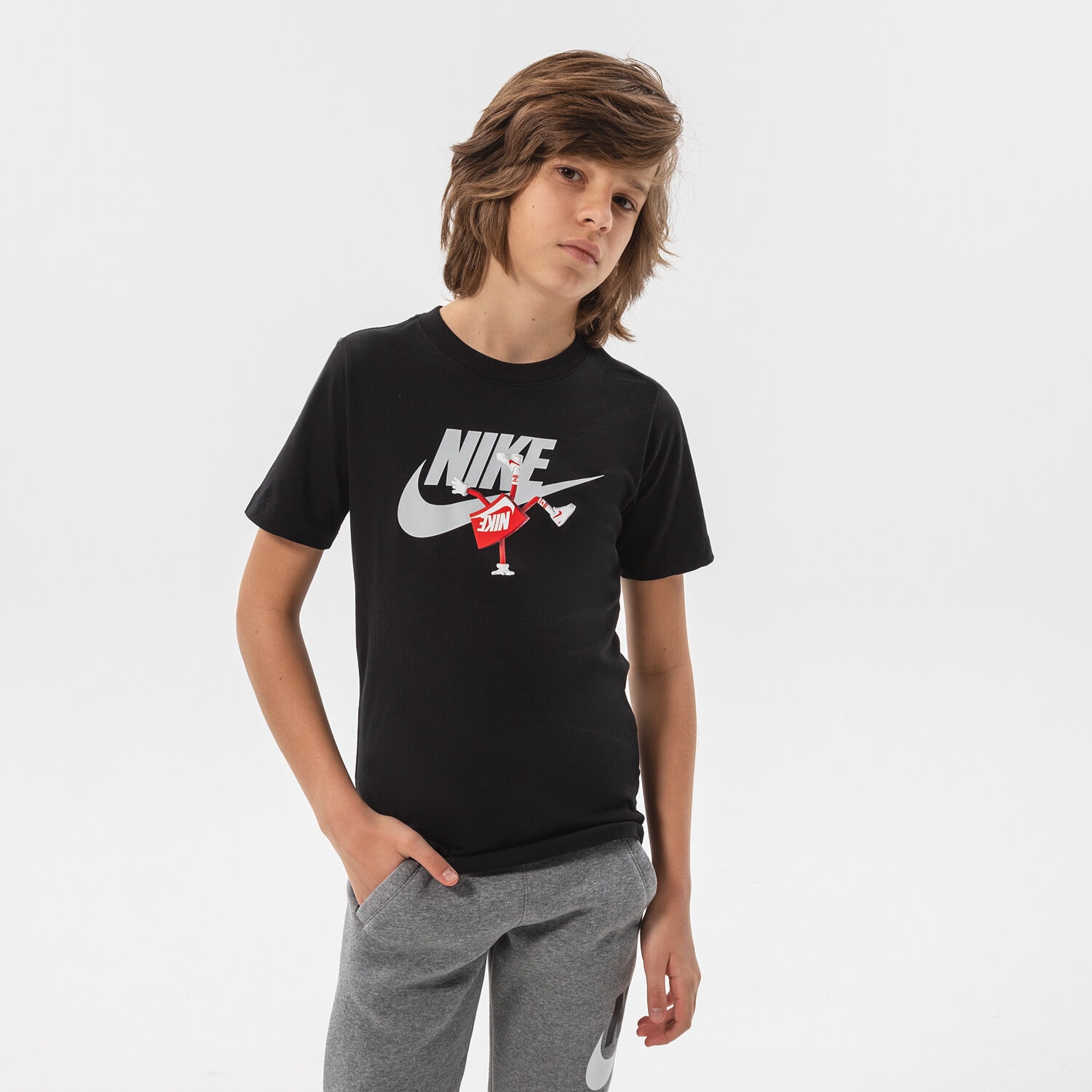 dětské tričko NIKE TRIČKO B NSW TEE FUTURA BOXY SP22 BOY DO1806-010 ČERNÁ