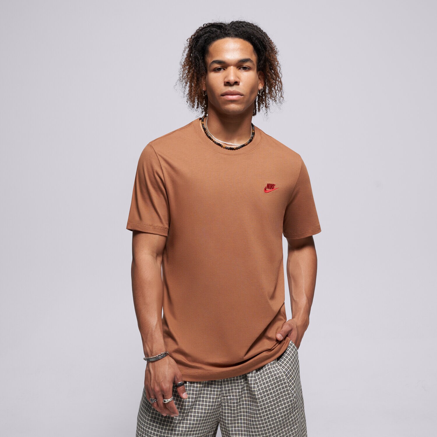 pánské tričko NIKE TRIČKO M NSW CLUB TEE AR4997-270 HNĚDÁ