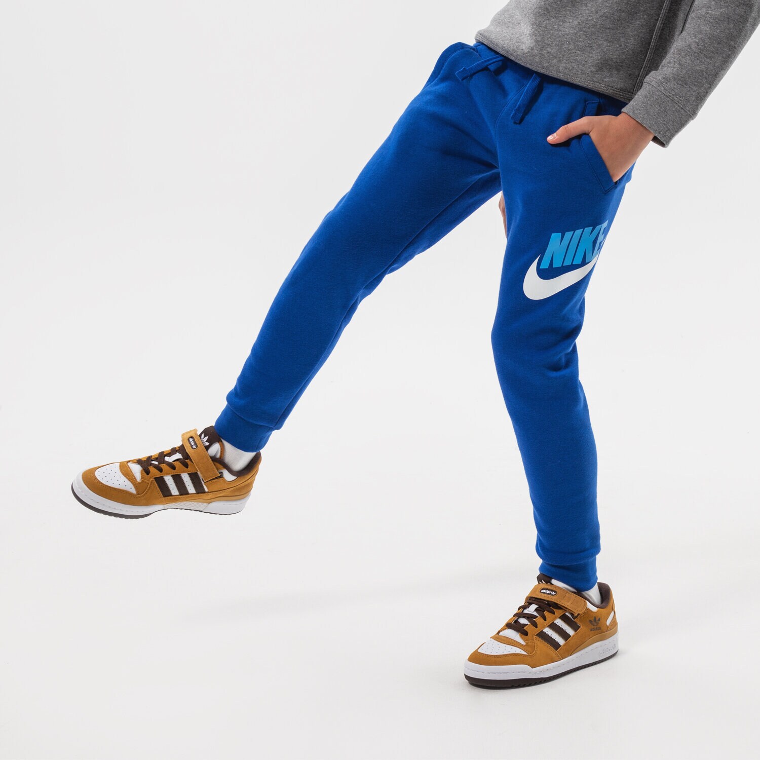dětské kalhoty NIKE KALHOTY  NIKE SPORTSWEAR CLUB FLEECE BOY CJ7863-481 MODRÁ