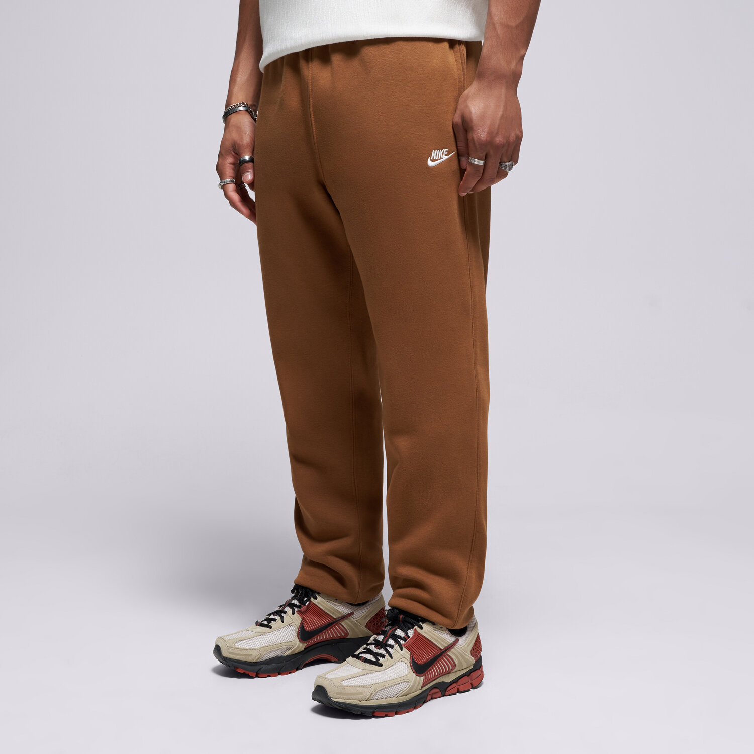 pánské kalhoty NIKE KALHOTY  M NK CLUB BB JOGGER FN3787-270 HNĚDÁ