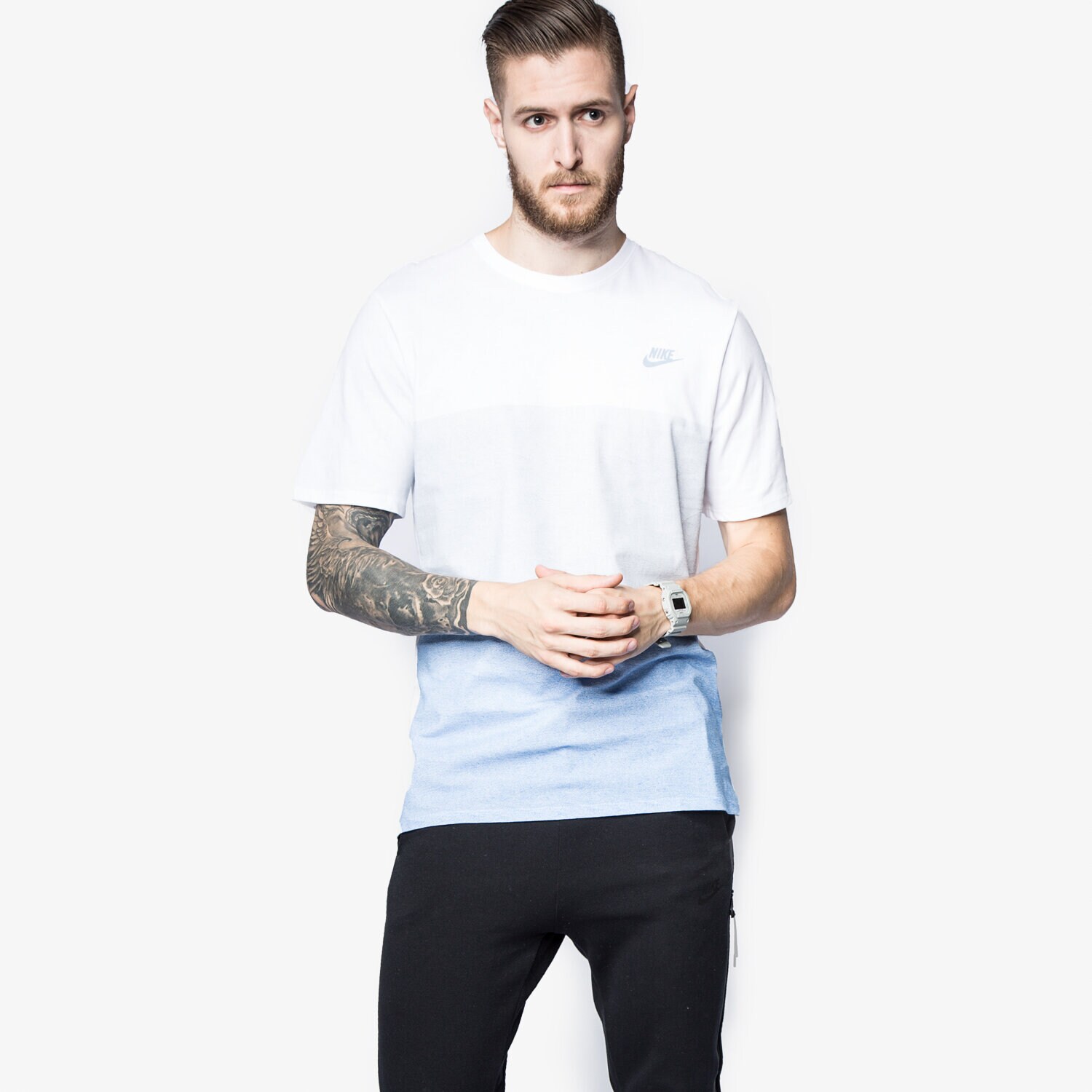 pánské tričko NIKE TRIČKO TEE-TONAL COLORBLOCK 779818101 VÍCEBAREVNÁ