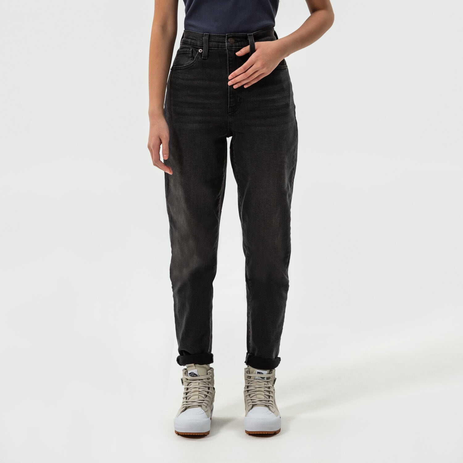 dámské kalhoty LEVI'S KALHOTY  HIGH WAISTED MOM JEAN 26986-0015 ČERNÁ