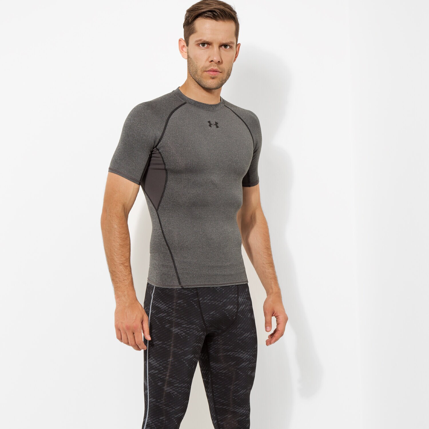 pánské tričko UNDER ARMOUR TRIČKO HEATGEAR COMPRESSION 1257468090 ŠEDÁ