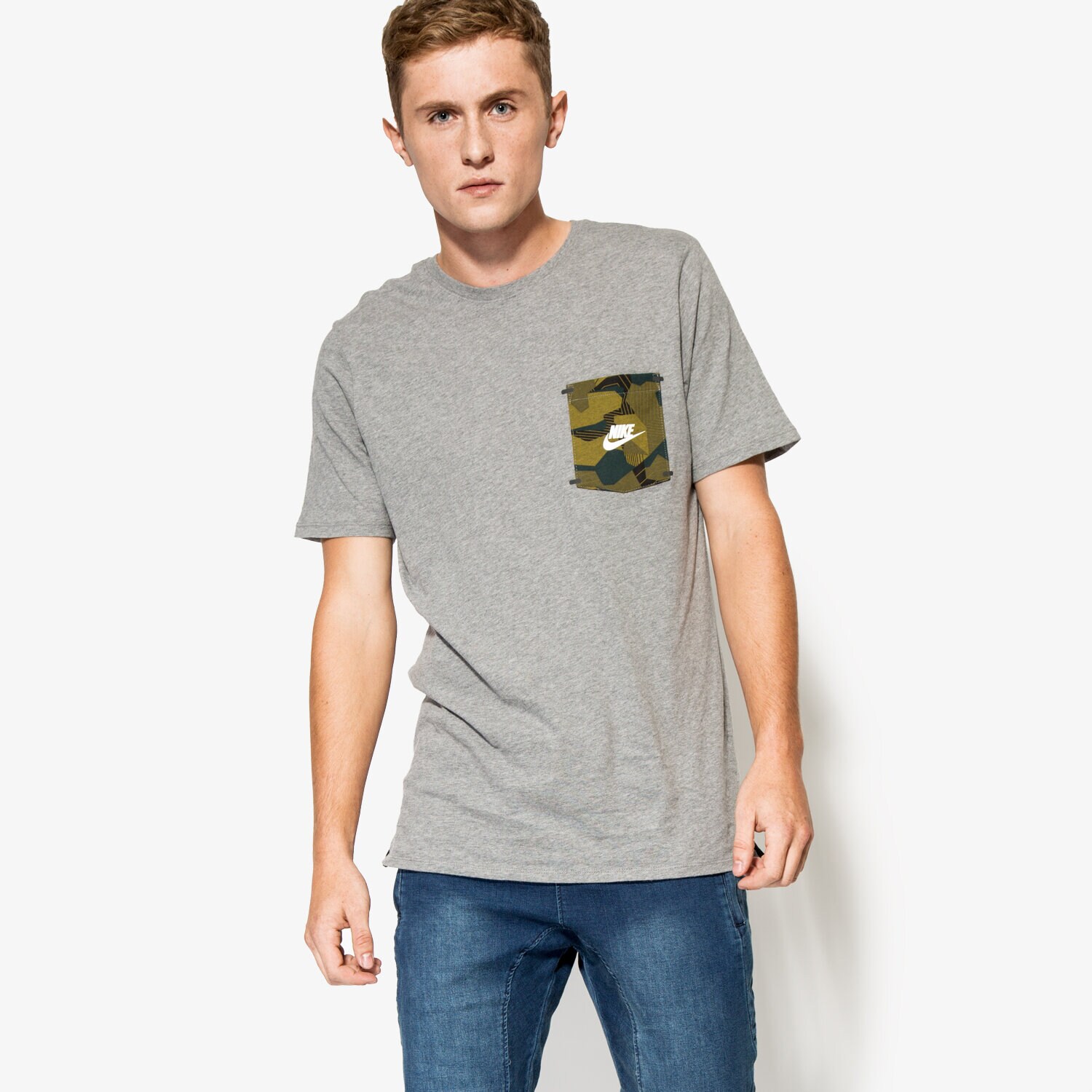 pánské tričko NIKE TRIČKO NIKE TEE-DROP HEM POCKET 805208091 ŠEDÁ