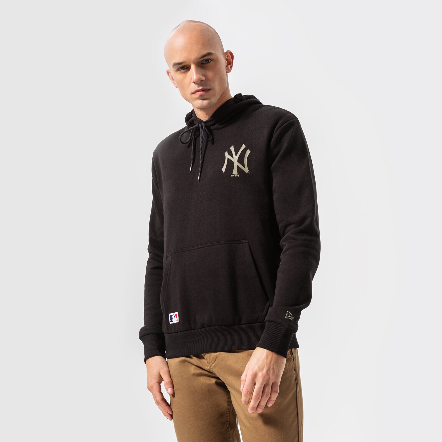 pánská mikina NEW ERA MIKINA S KAPUCÍ MLB LC TEAM LOGO NYY BLK NEW YORK YA 12893144 ČERNÁ