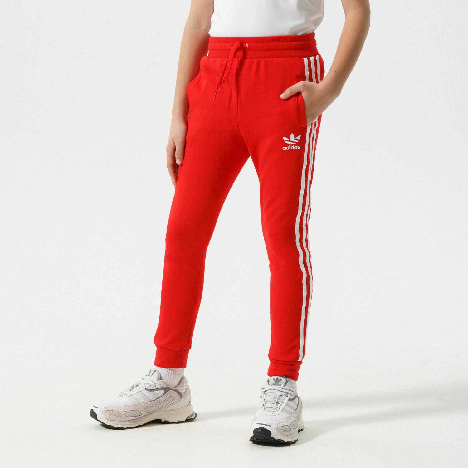 dětské kalhoty ADIDAS KALHOTY  TREFOIL PANTS BOY HD2037 ČERVENÁ