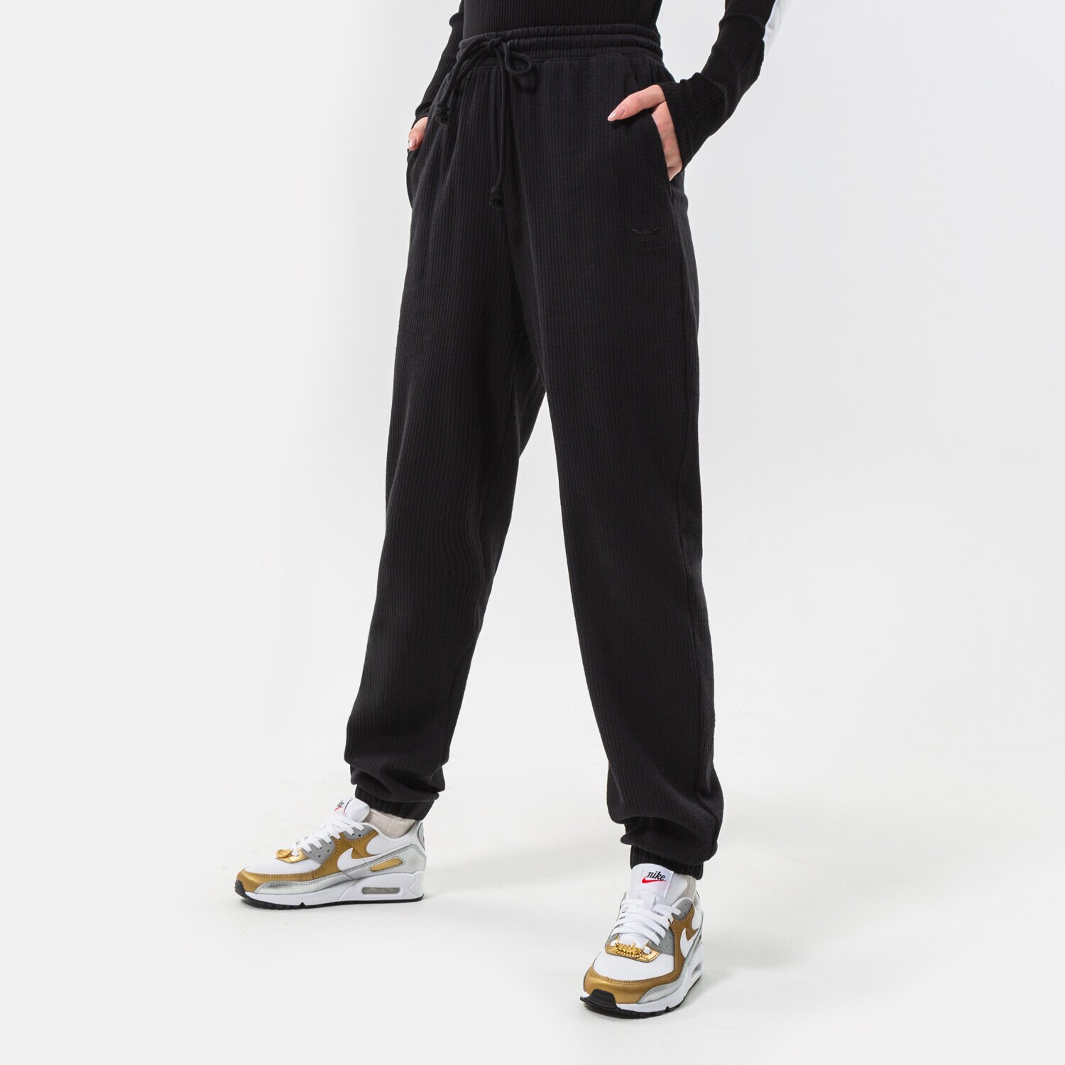 dámské kalhoty ADIDAS KALHOTY  RIB CUFFED PANT HE9505 ČERNÁ