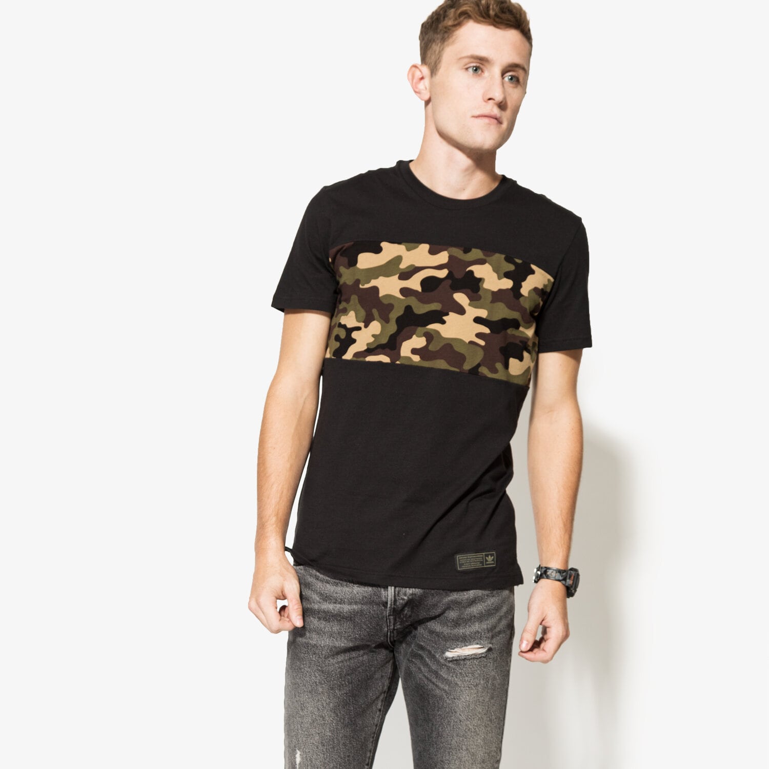pánské tričko ADIDAS TRIČKO SS CAMO BLOCK TEE AY8882 ČERNÁ