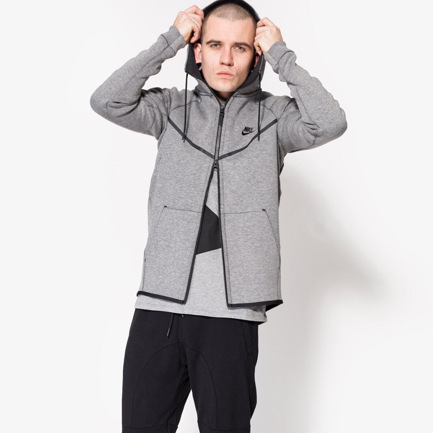 pánská mikina NIKE MIKINA NSW TCH FLC WR HOODIE FZ 805144091 ŠEDÁ