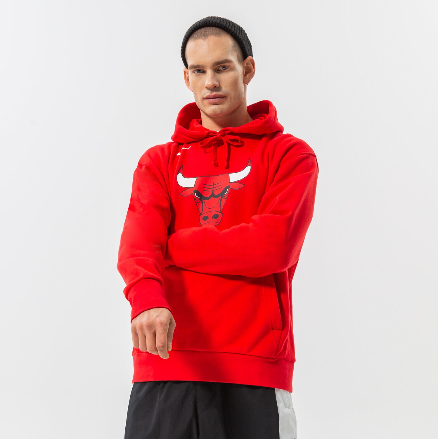 pánská mikina NIKE MIKINA S KAPUCÍ CHI M NK FLC PO ESSNTL NBA DN8625-657 BORDOVÁ