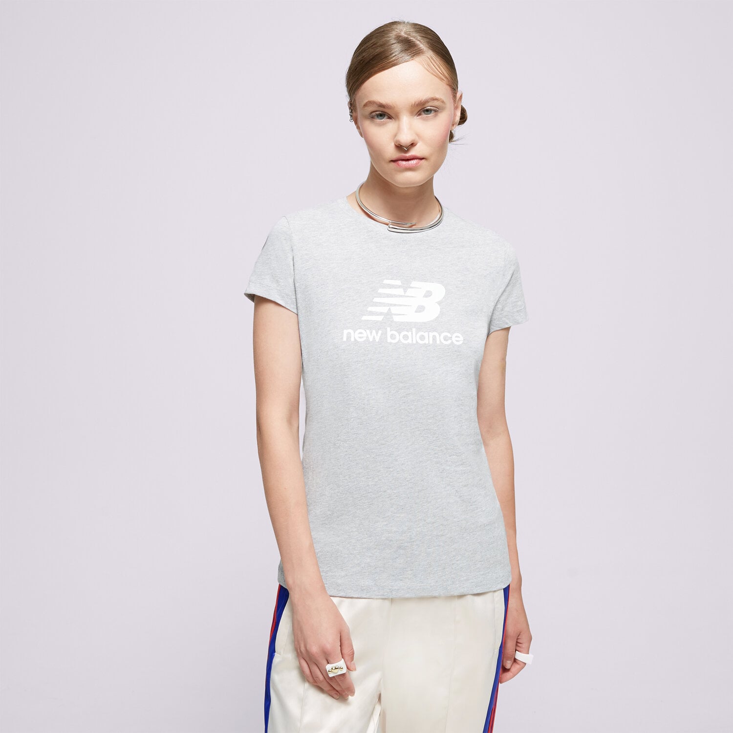 dámské tričko NEW BALANCE TRIČKO NB ESSENTIALS STACKET LOGO TEE WT31546AG ŠEDÁ