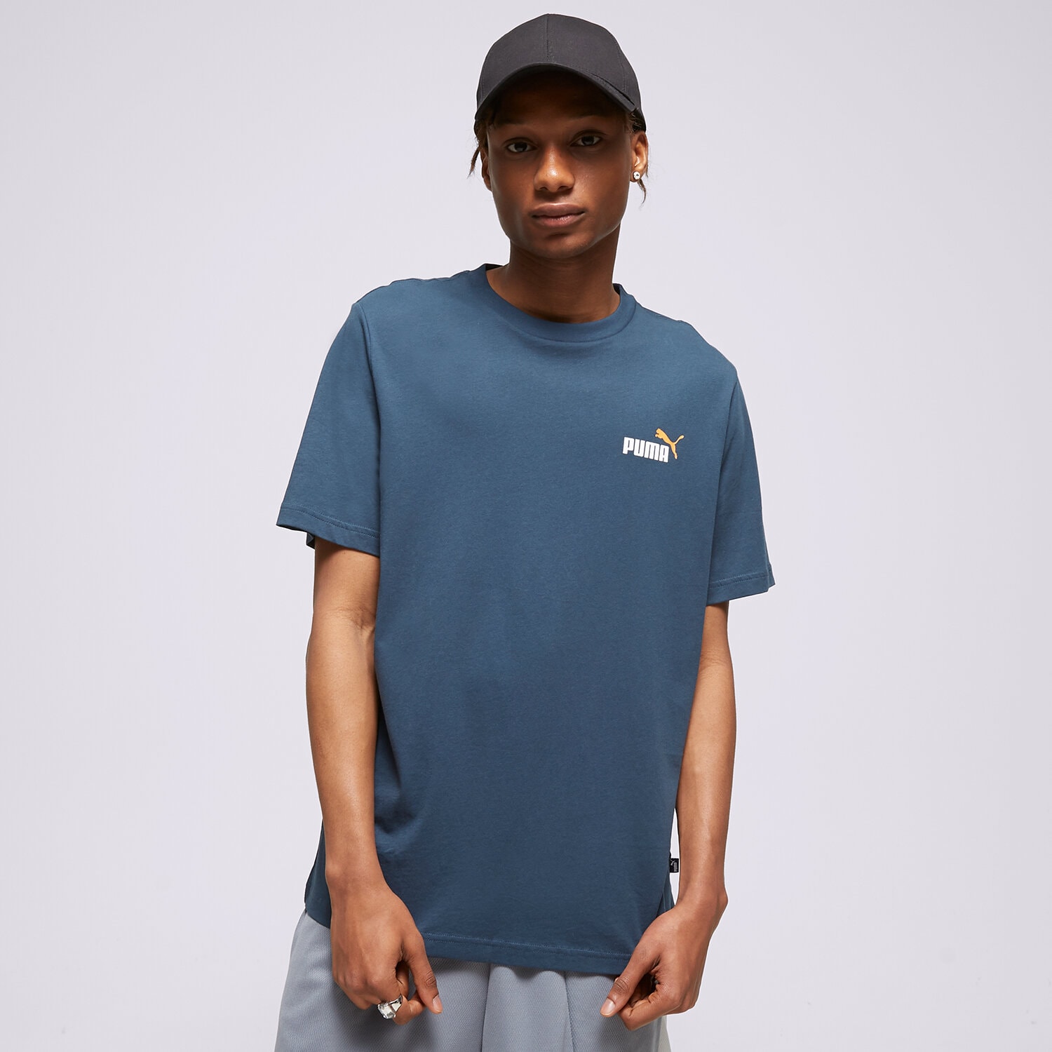 pánské tričko PUMA TRIČKO ESS+ 2 COL SMALL LOGO 67447015 TMAVOMODRÁ