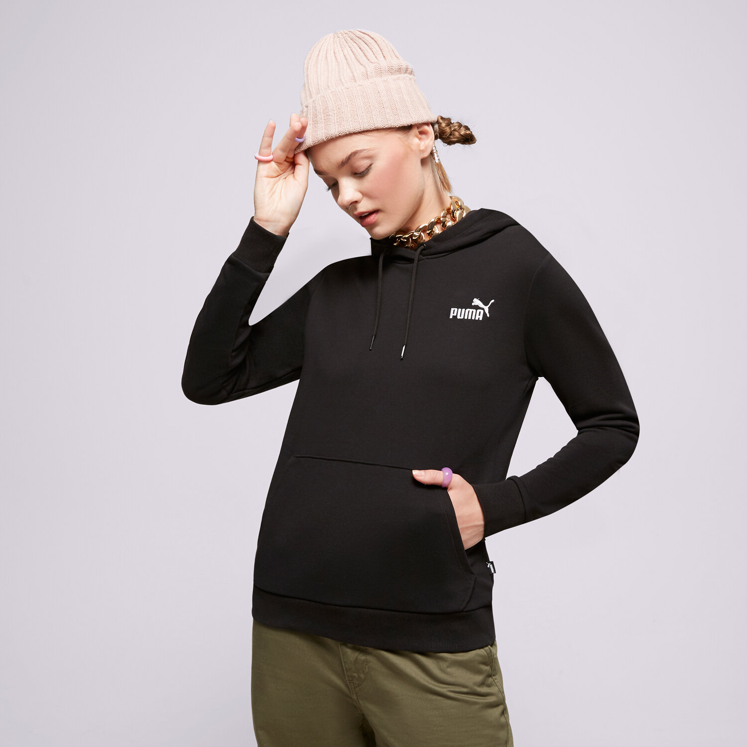 dámská mikina PUMA MIKINA S KAPUCÍ ESS+ EMBROIDERY TR 848332 01 ČERNÁ