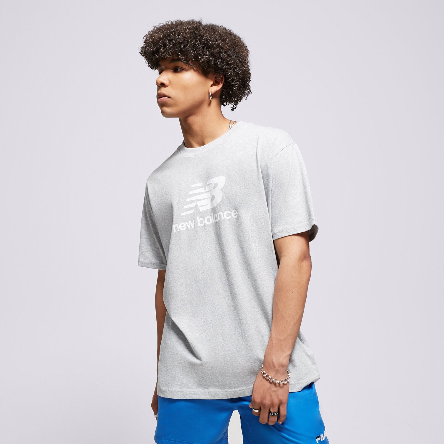 pánské tričko NEW BALANCE TRIČKO NB ESSENTIALS LOGO TEE MT31541AG ŠEDÁ