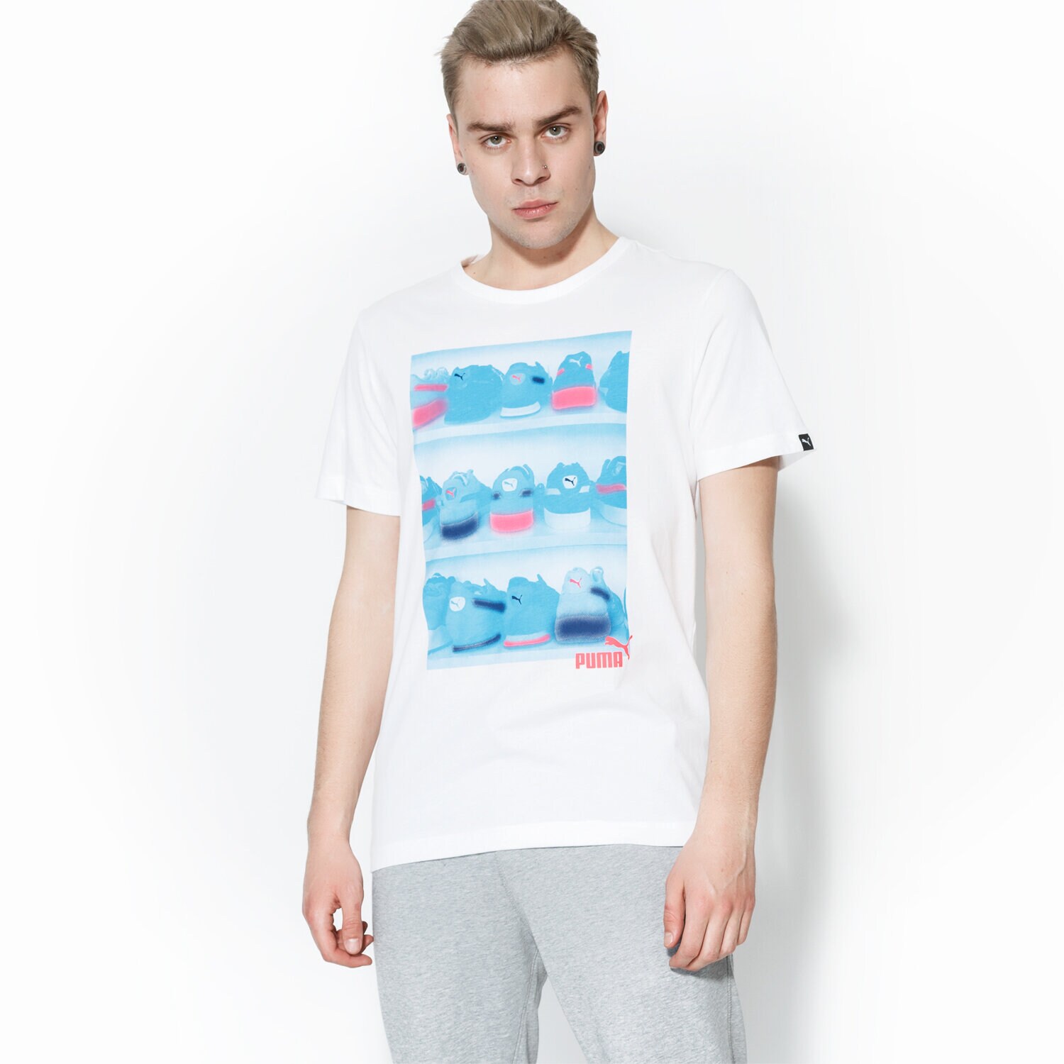 pánské tričko PUMA TRIČKO SS SNEAKER PHOTO TEE 59093502 BÍLÁ