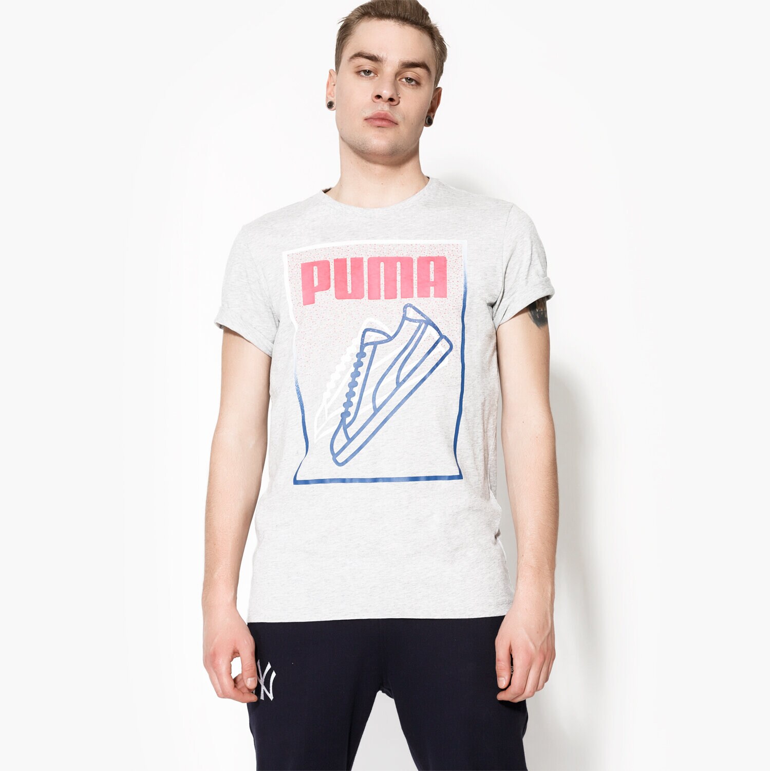 pánské tričko PUMA TRIČKO SS SNEAKER LINES TEE 59093904 ŠEDÁ