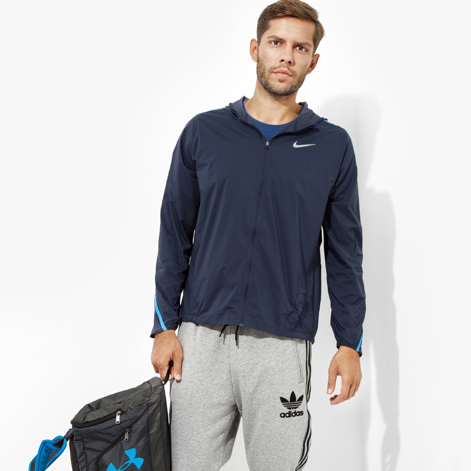 Přechodná bunda pánská (podzimní, jarní) NIKE BUNDA IMPOSSIBLY LIGHT JKT HOODED 717764451 TMAVOMODRÁ