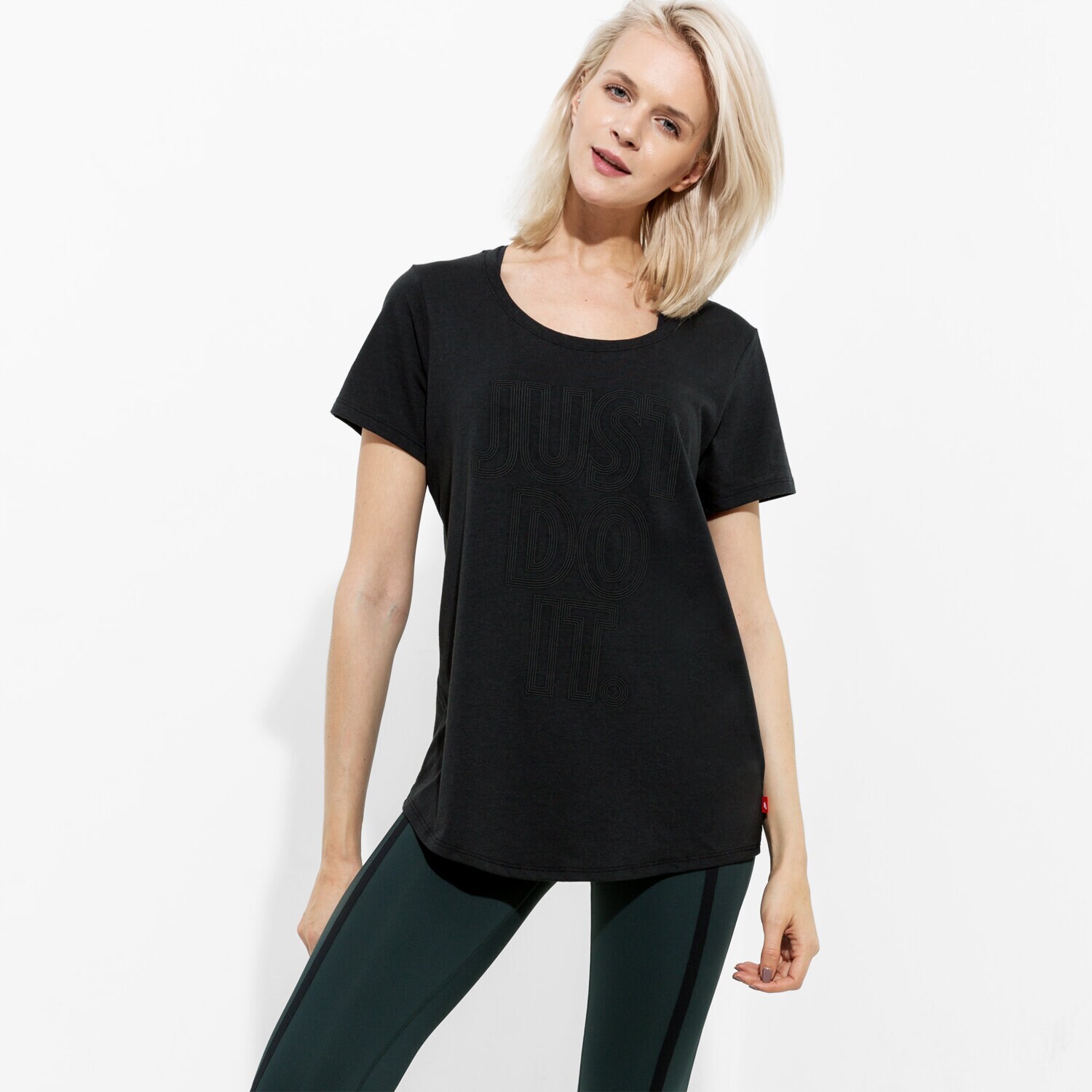 dámské tričko NIKE TRIČKO SS JDI BF 804101010 ČERNÁ