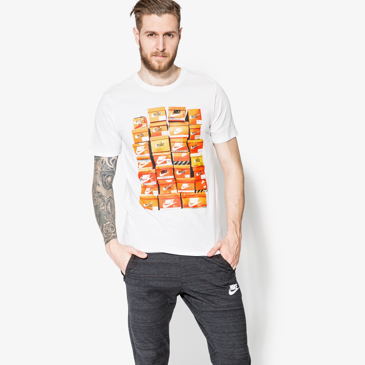 pánské tričko NIKE TRIČKO SS TEE VINT SHOEBOX 834636100 BÍLÁ