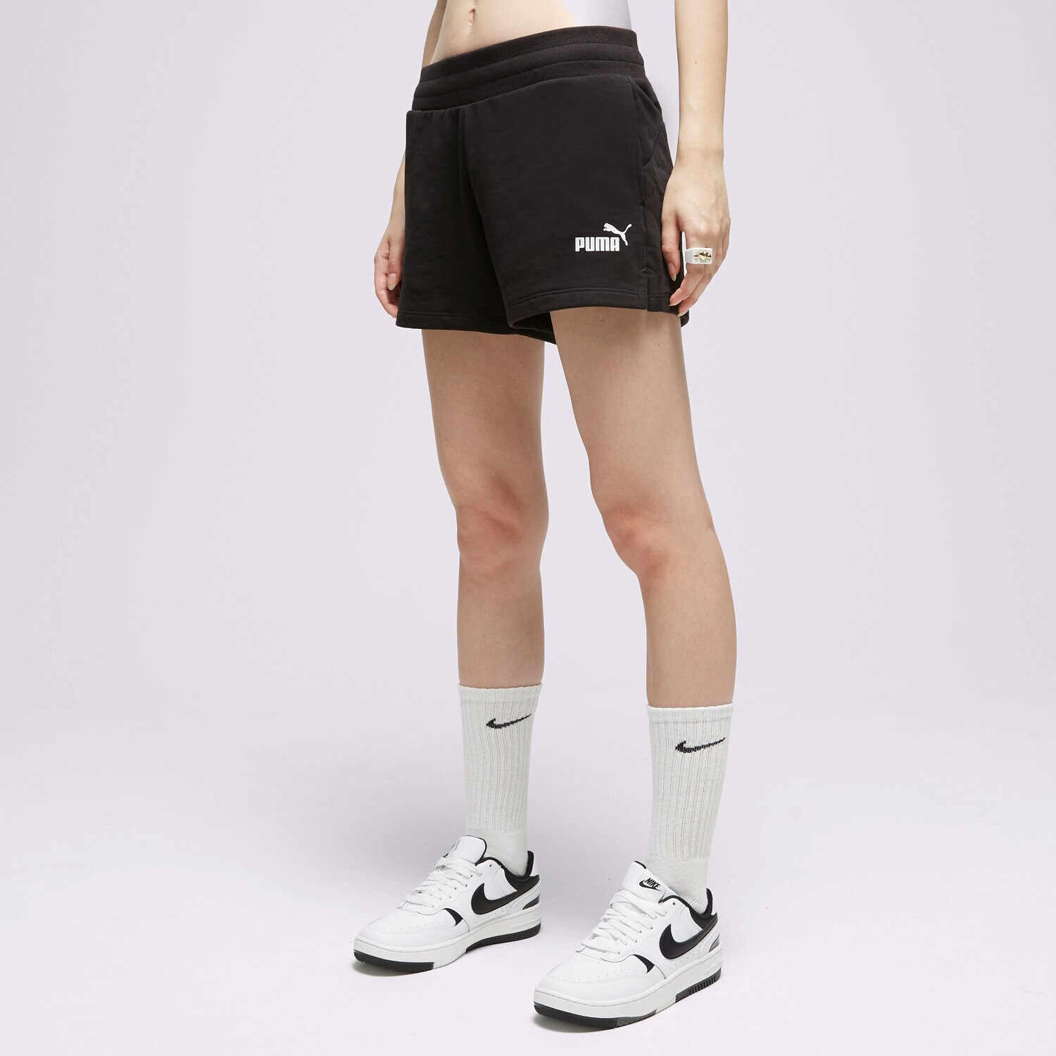 dámské kraťasy PUMA ŠORTKY  ESS 4" SWEAT TR 586824 01 ČERNÁ