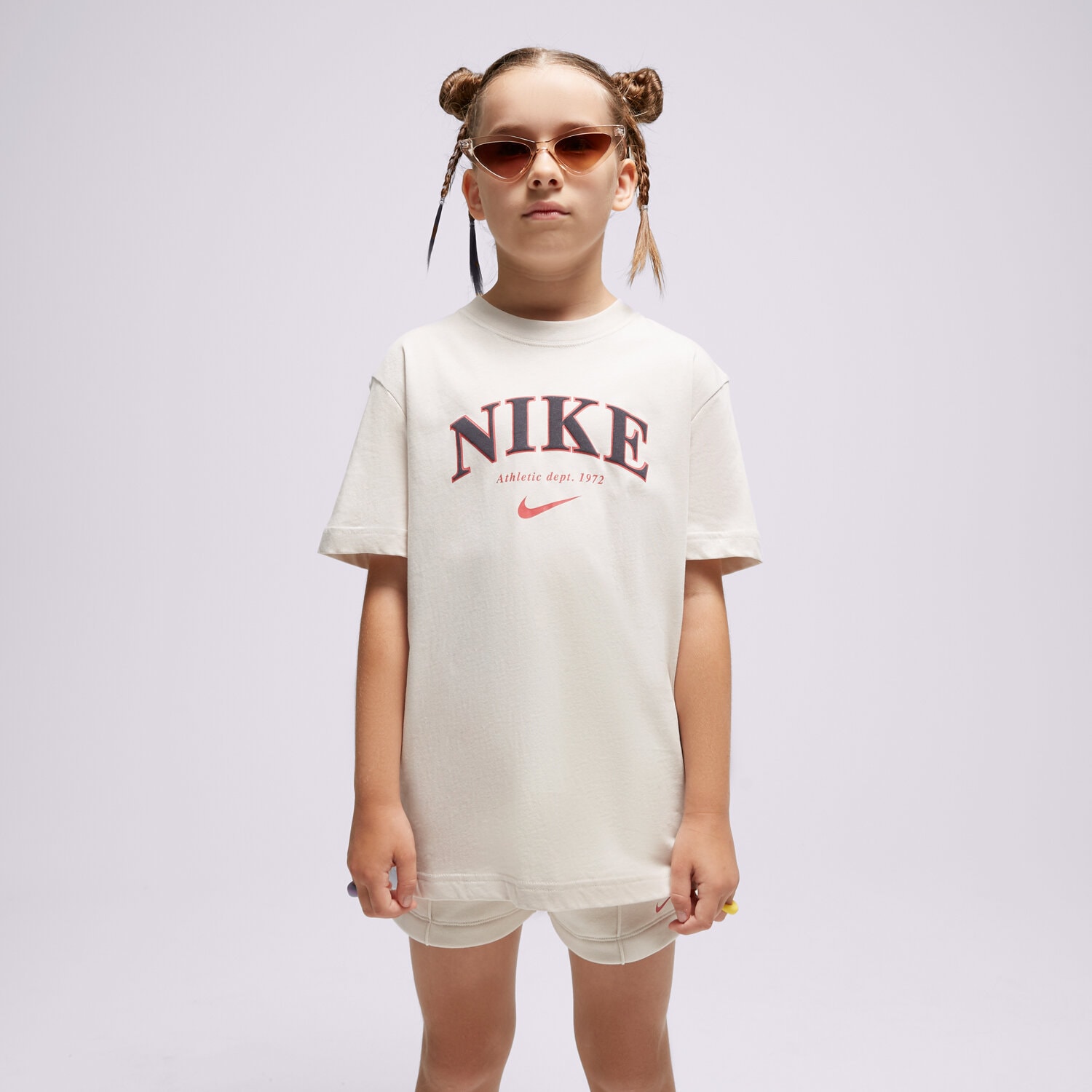 dětské tričko NIKE TRIČKO G NSW TREND BF TEE PRNT FD0888-105 ŠEDÁ