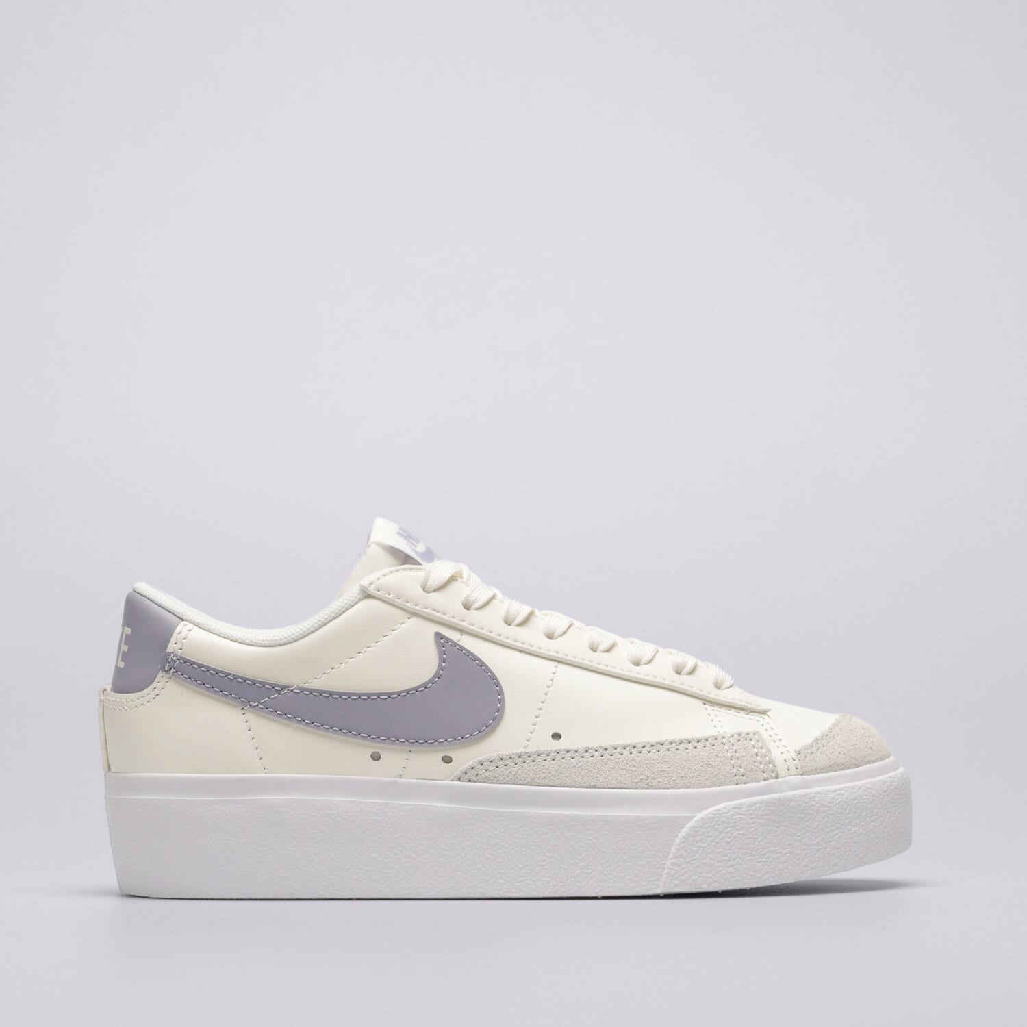 dámské tenisky NIKE W BLAZER LOW PLATFORM DJ0292-110 BÍLÁ