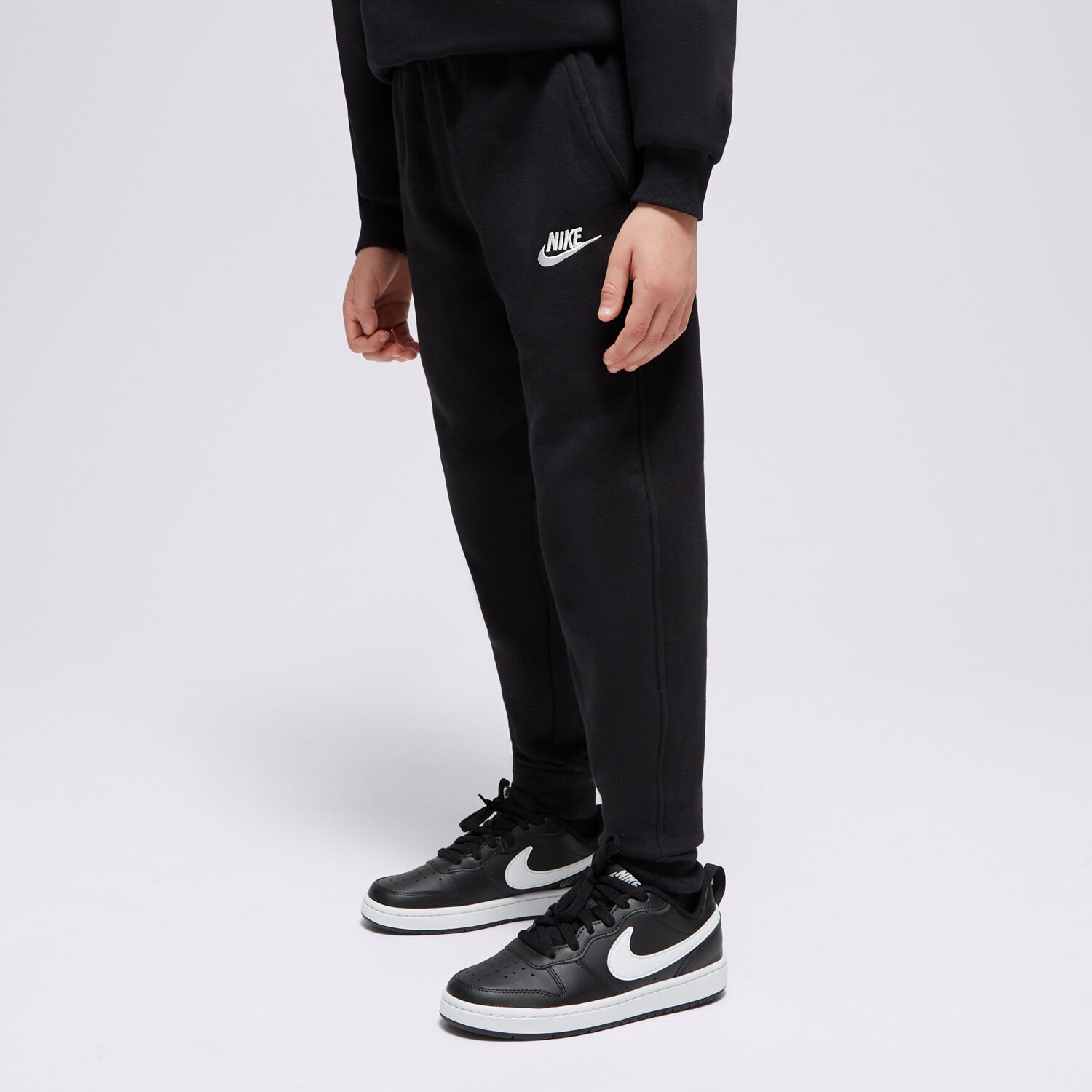 dětské kalhoty NIKE KALHOTY  K NSW CLUB FLC JGGR LBR B FD3008-010 ČERNÁ