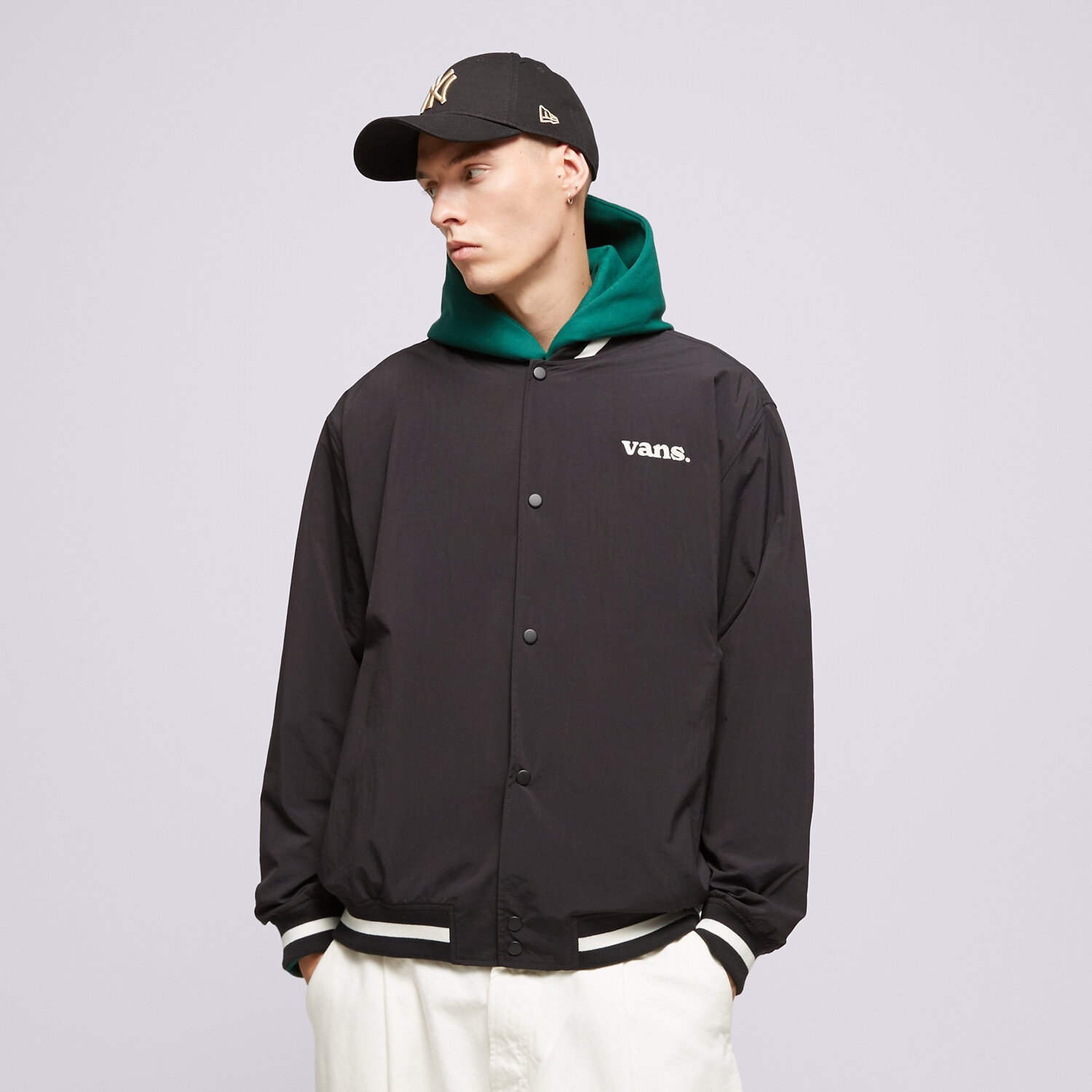 Přechodná bunda pánská (podzimní, jarní) VANS BUNDA MOORE VARSITY VN0008G0BLK1 ČERNÁ