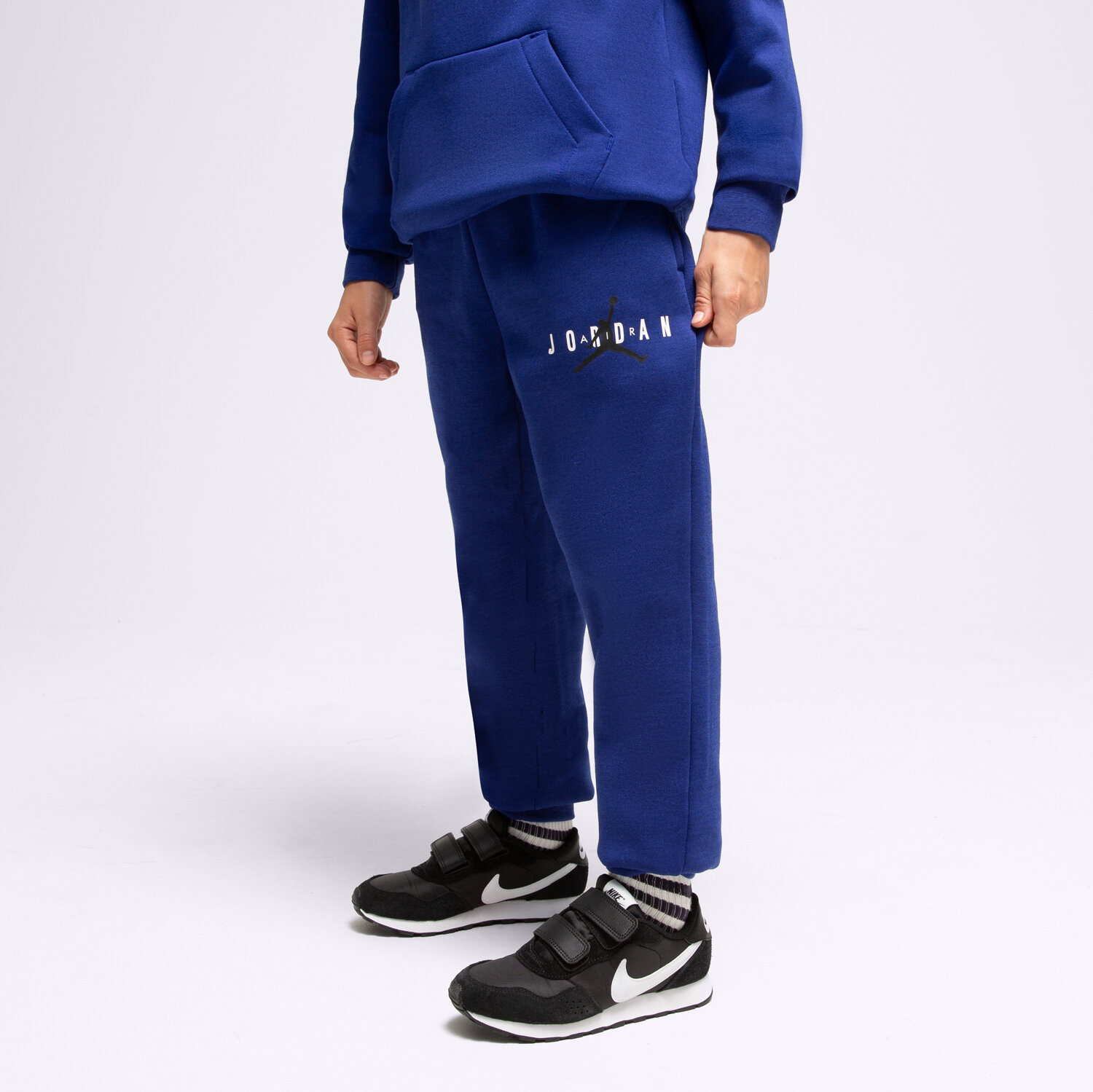 dětské kalhoty JORDAN KALHOTY  JDB JUMPMAN SUSTAINABLE BOY 95B912-U1A TMAVOMODRÁ
