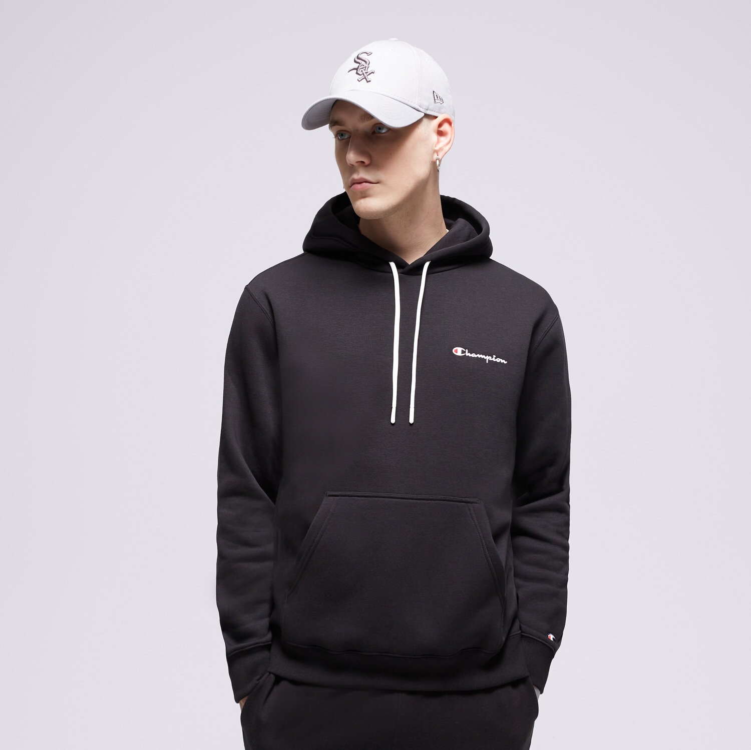 pánská mikina CHAMPION MIKINA S KAPUCÍ HOODED SWEATSHIRT 219208KK001 ČERNÁ