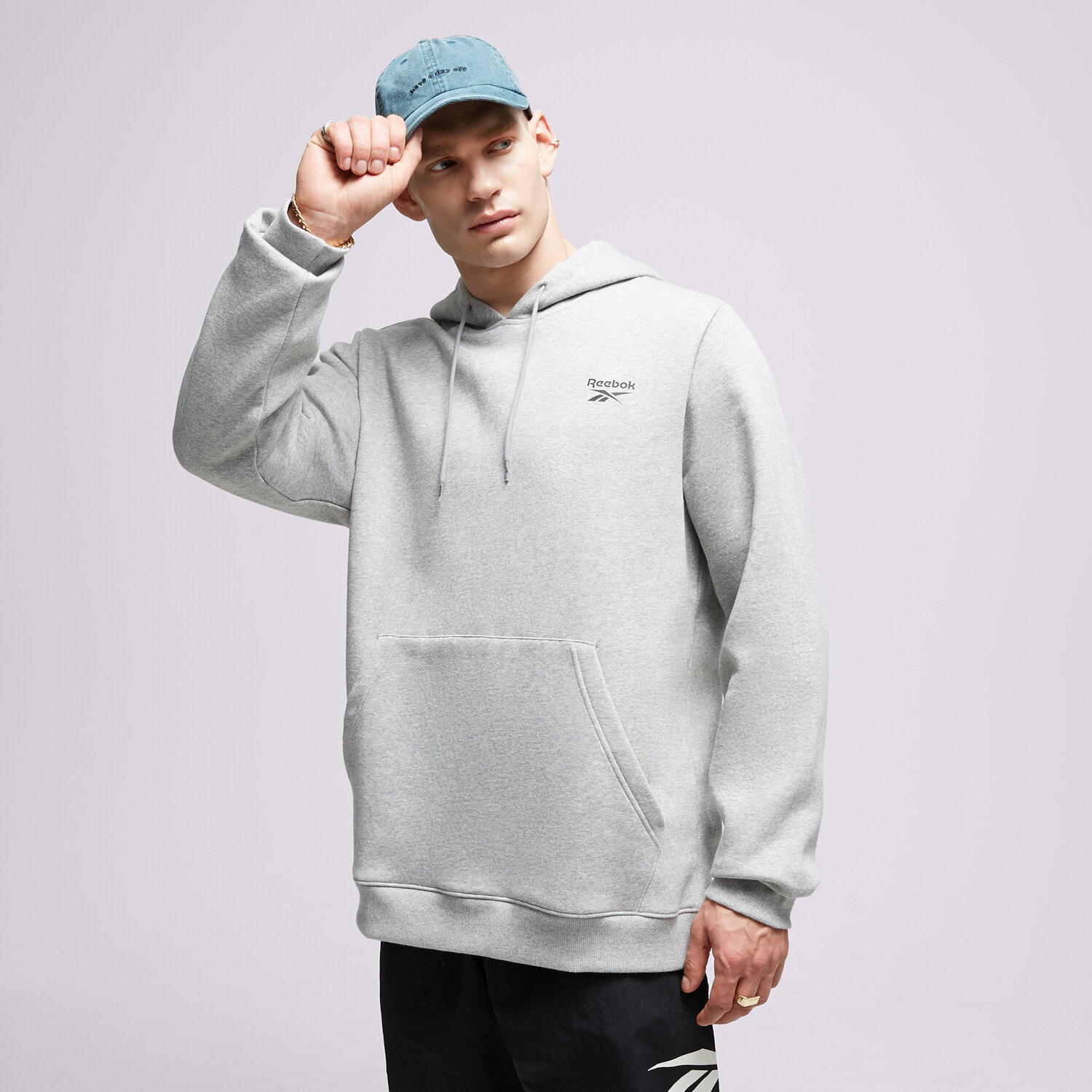 pánská mikina REEBOK MIKINA S KAPUCÍ RI LEFT CHEST LOGO HOOD 100068237 ŠEDÁ