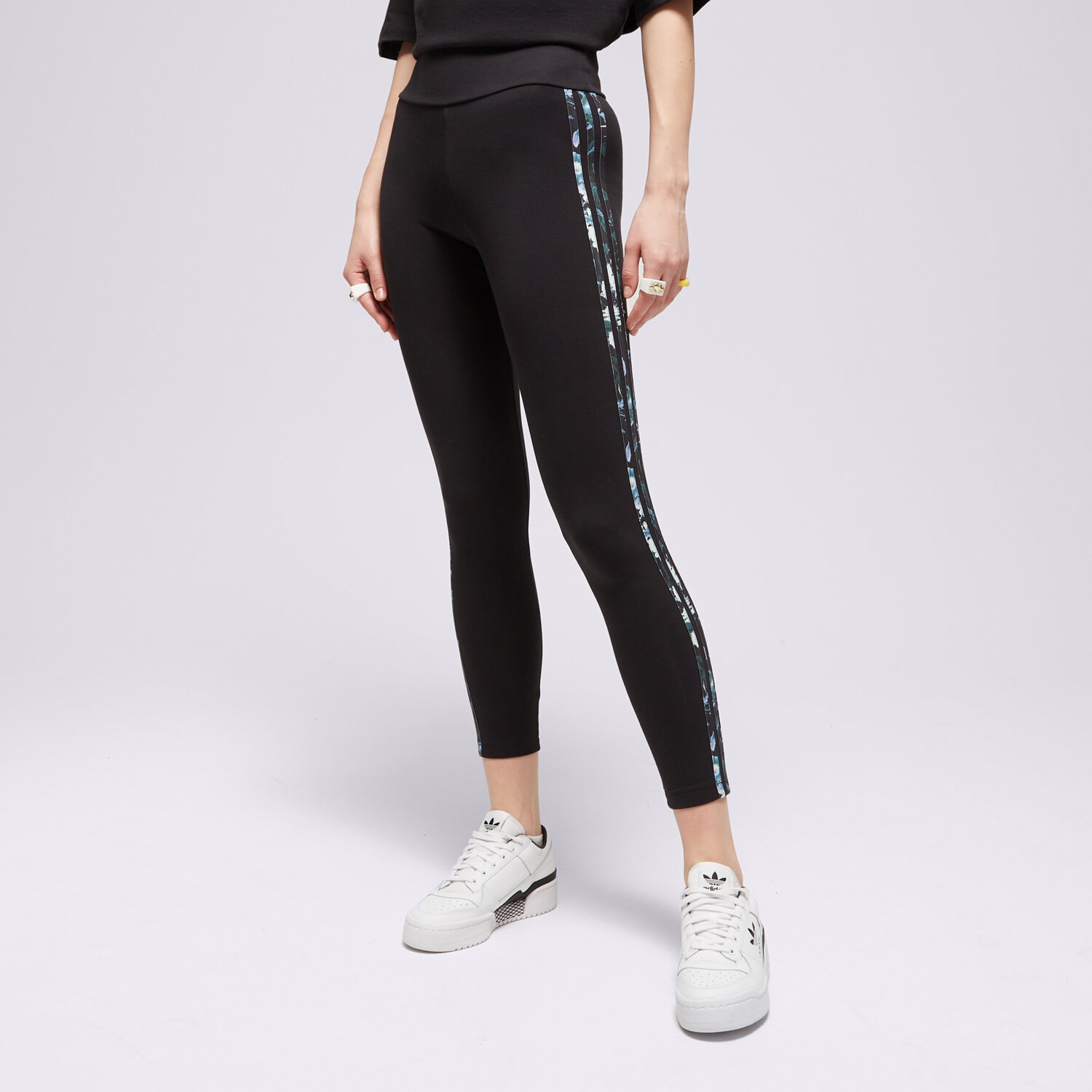 dámské kalhoty ADIDAS KALHOTY  FLOWER TIGHT II3192 ČERNÁ