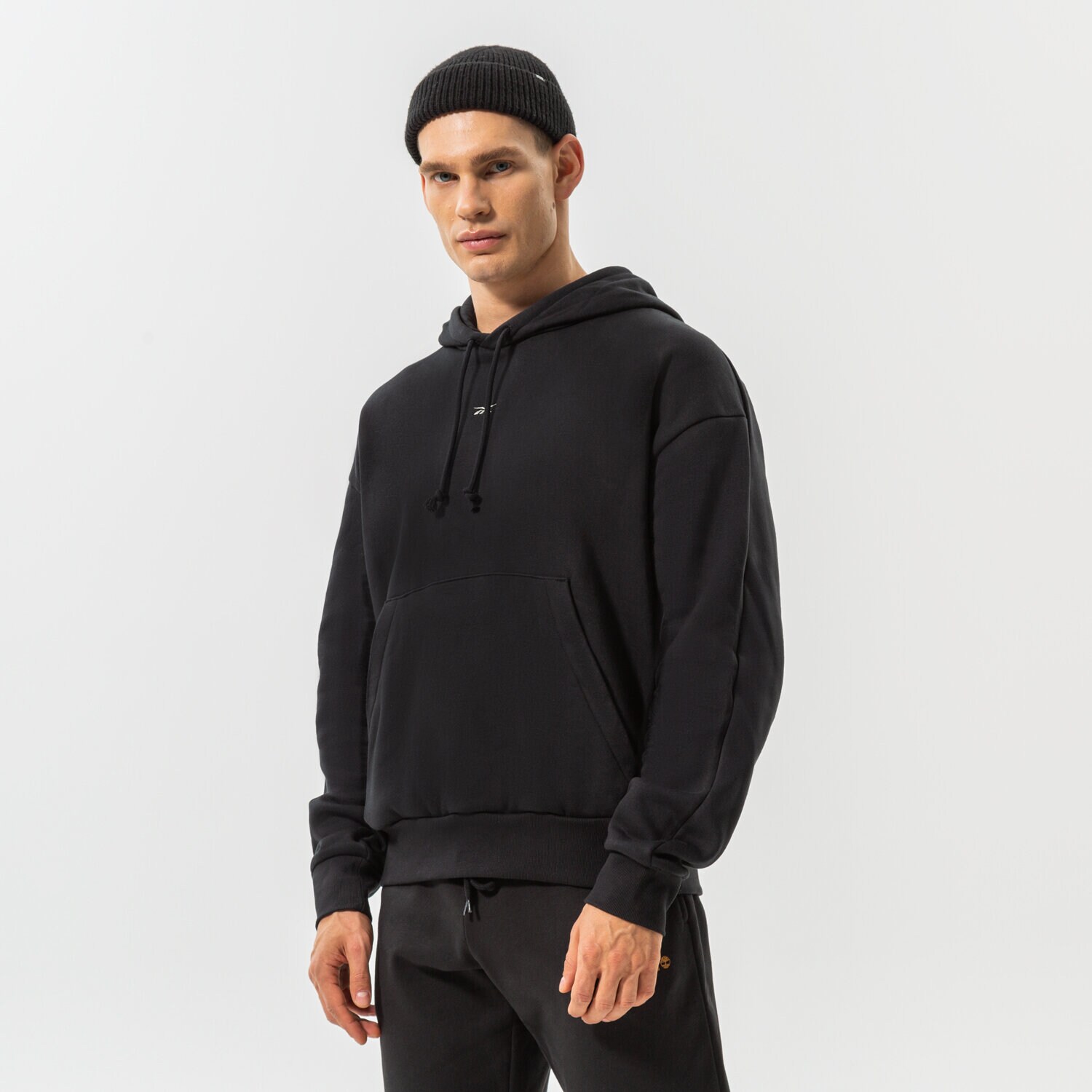 pánská mikina REEBOK MIKINA S KAPUCÍ CLASSIC ESSENTIAL HOODIE HM3120 ČERNÁ