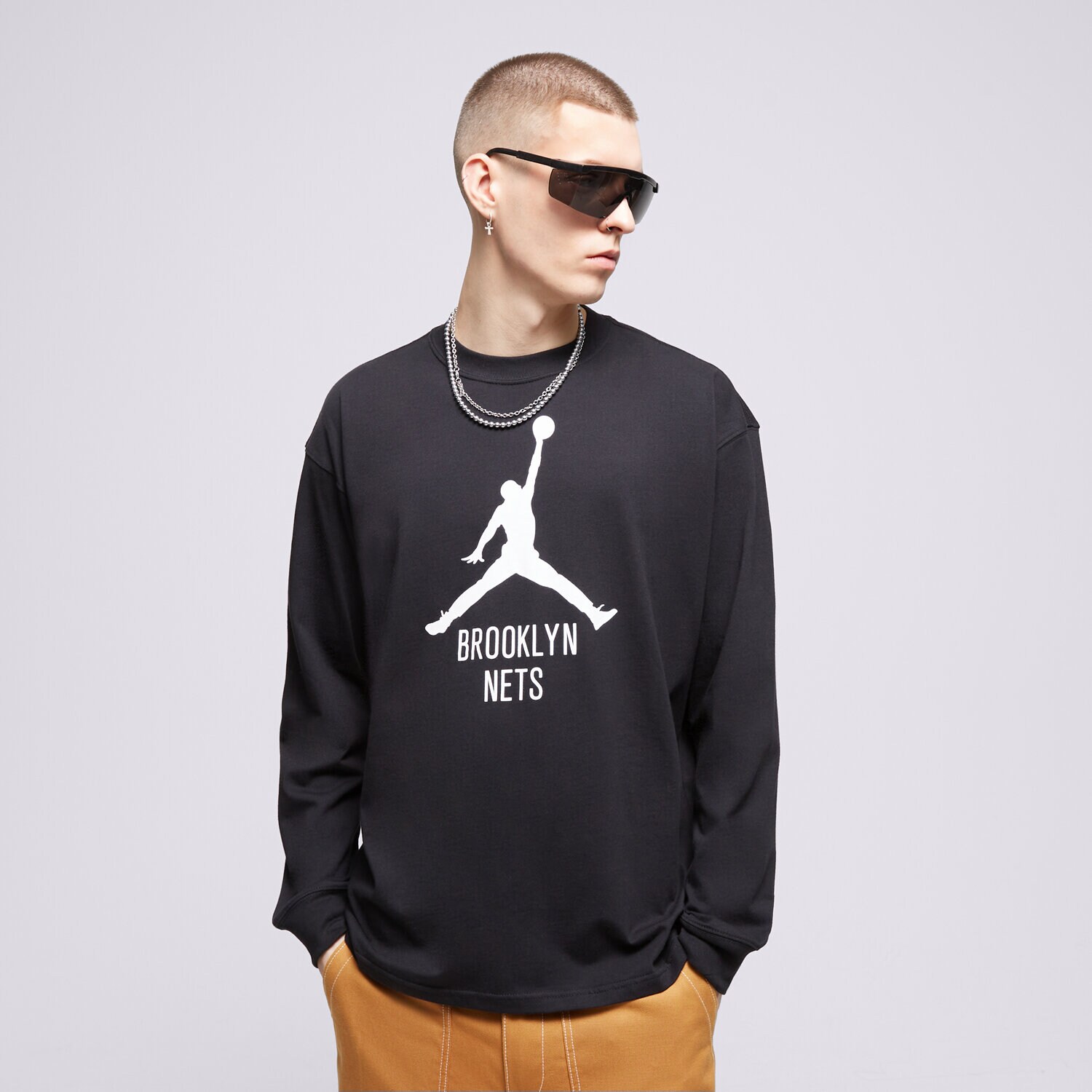 pánské tričko NIKE TRIČKO BKN M NK ES NBA JDN LS NBA FN1251-010 ČERNÁ
