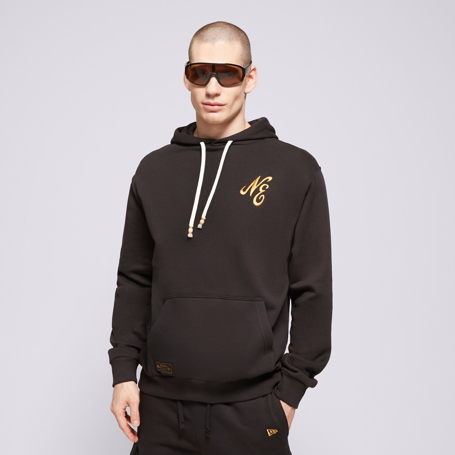 pánská mikina NEW ERA MIKINA S KAPUCÍ NE SCRIPT LOGO NONE 60435401 ČERNÁ