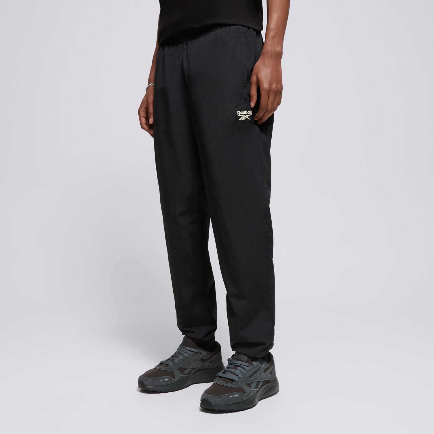 pánské kalhoty REEBOK KALHOTY  CL F FR TRACKPANT 100022966 ČERNÁ