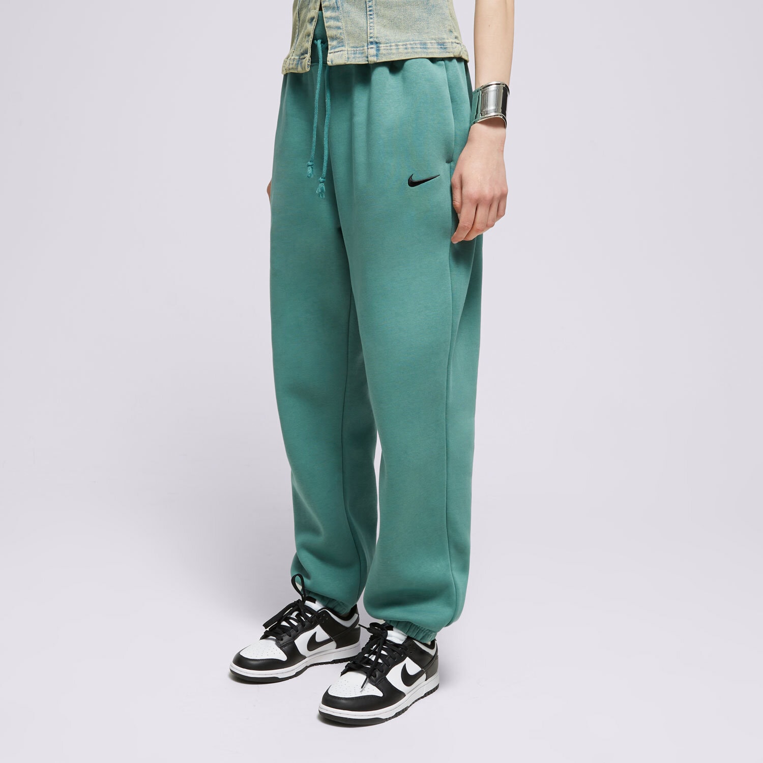 dámské kalhoty NIKE KALHOTY  W NSW PHNX FLC HR OS PANT DQ5887-361 ZELENÁ
