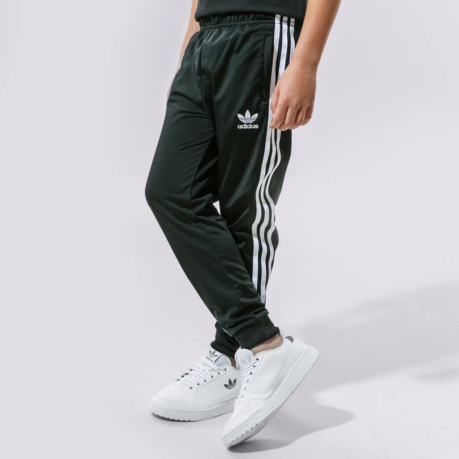 dětské kalhoty ADIDAS KALHOTY  SST TRACK PANTS B GN8453 ČERNÁ
