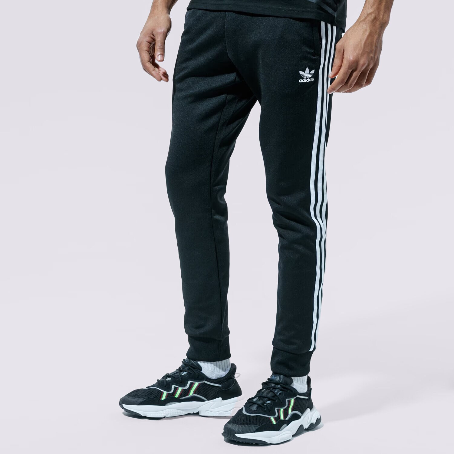 pánské kalhoty ADIDAS SUPERSTAR JOGGERS  GF0210 ČERNÁ