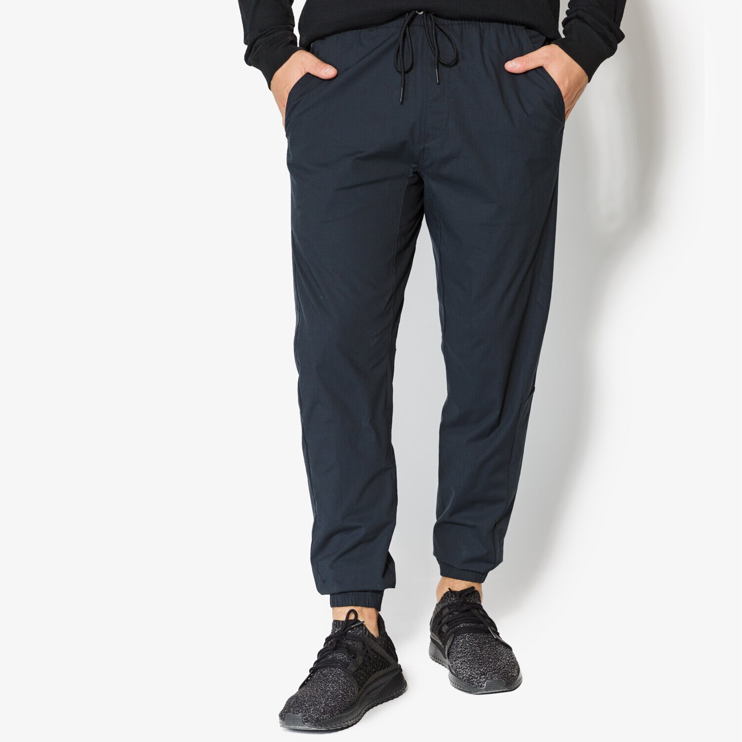 pánské kalhoty NIKE KALHOTY  CITY WOVEN PANT. 834563010 ČERNÁ