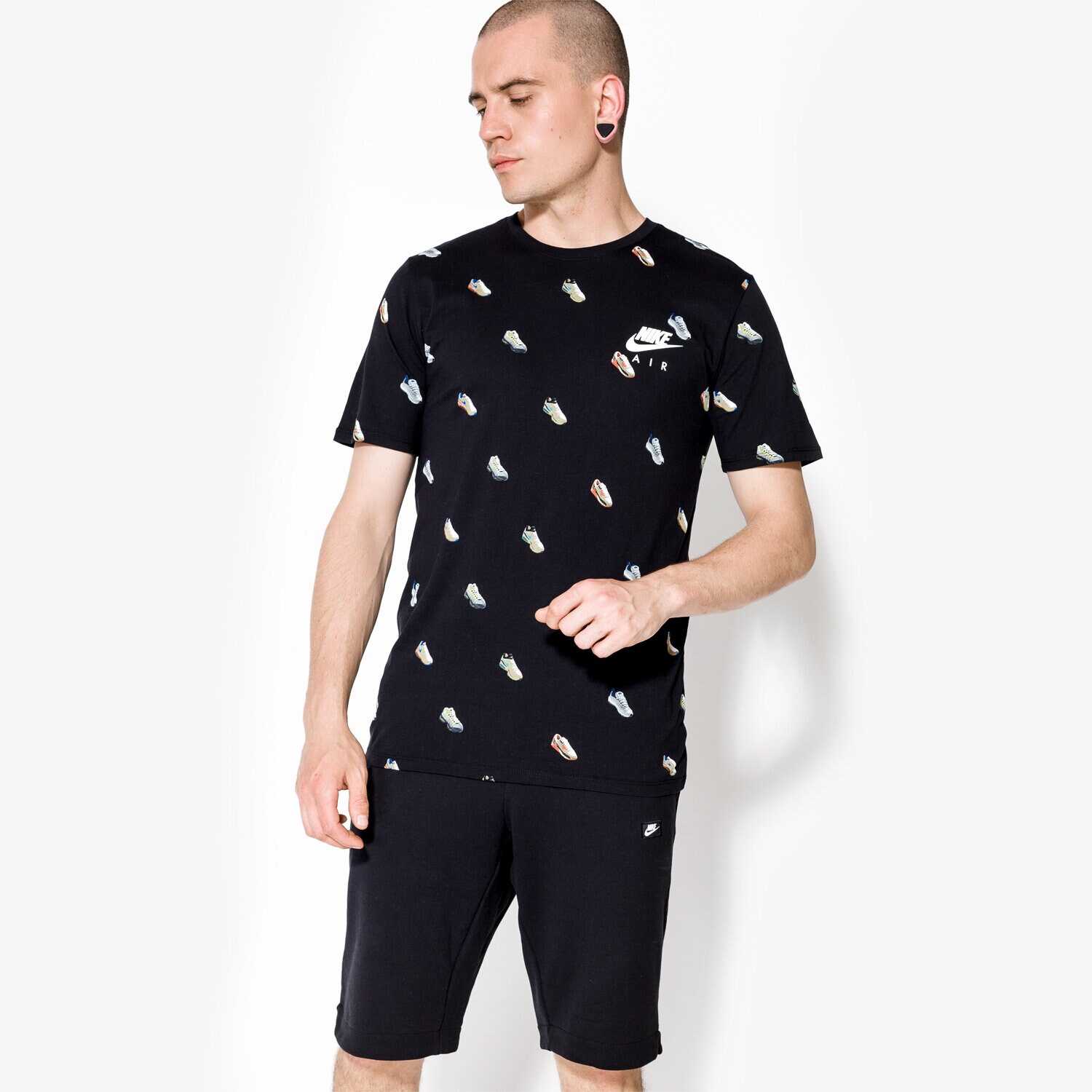 pánské tričko NIKE TRIČKO SS TEE AIRMAX AOP 847578010 ČERNÁ