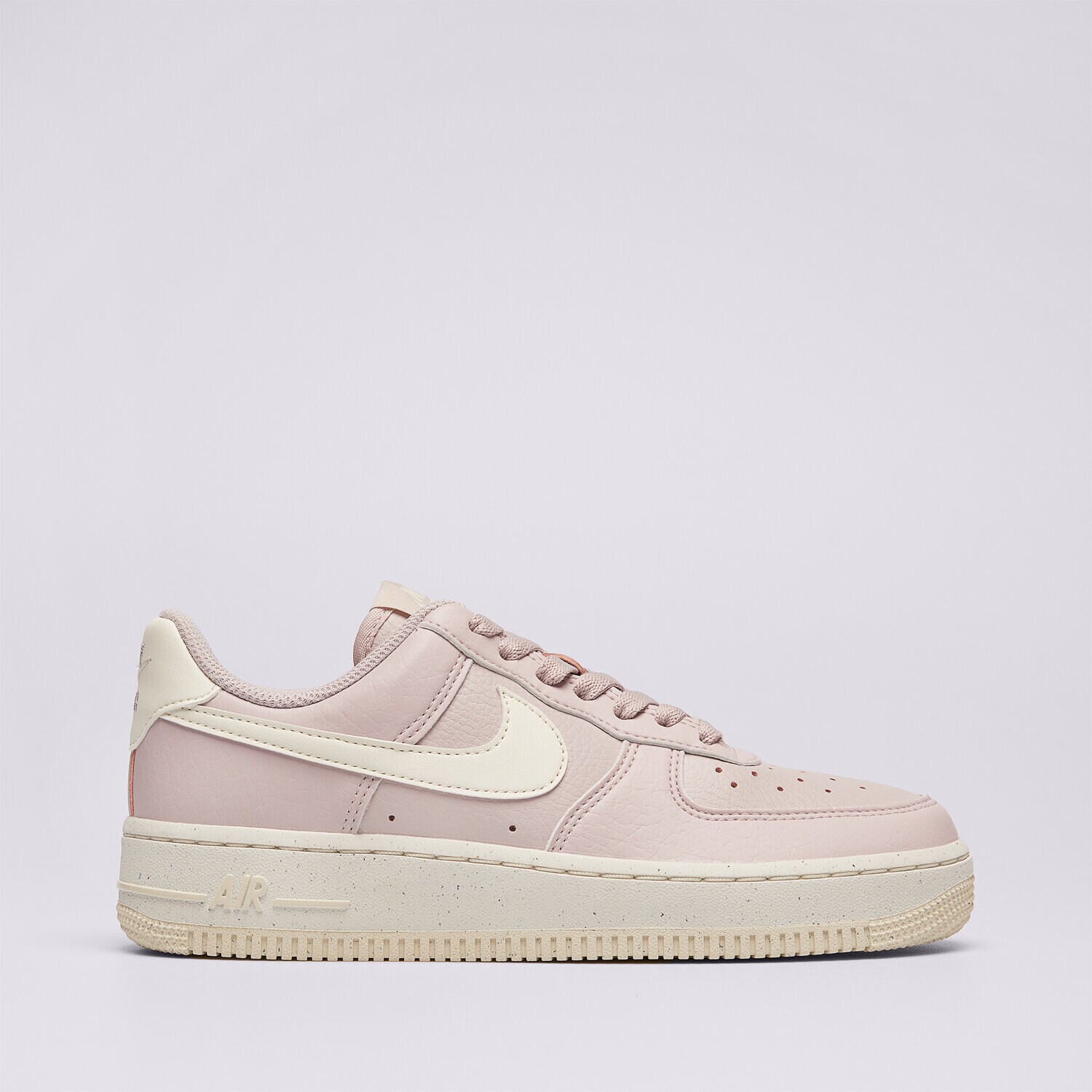dámské tenisky NIKE AIR FORCE 1 '07 SE  DV3808-001 FIALOVÁ