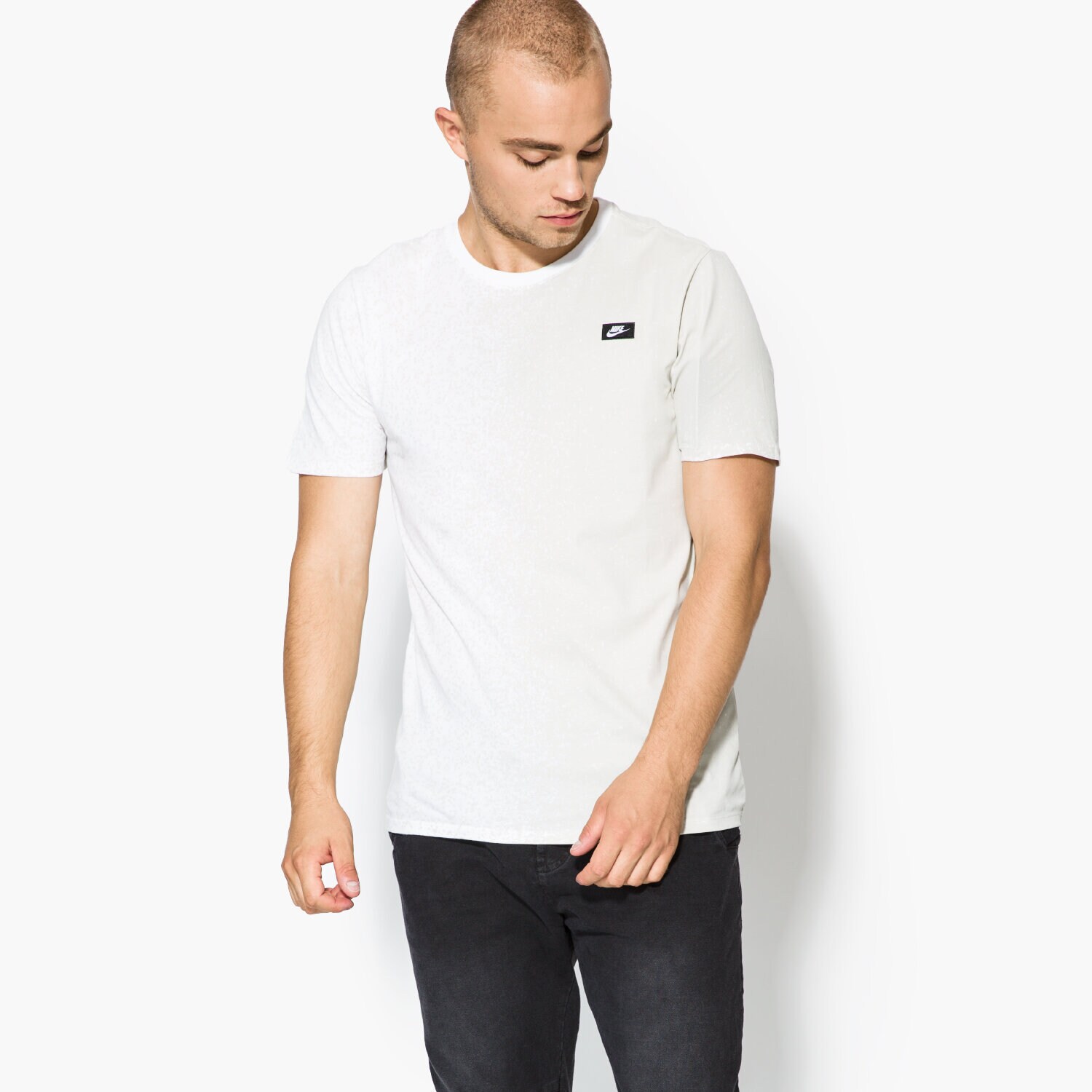 pánské tričko NIKE TRIČKO SS TEE MODERN PRNT 873166100 BÍLÁ