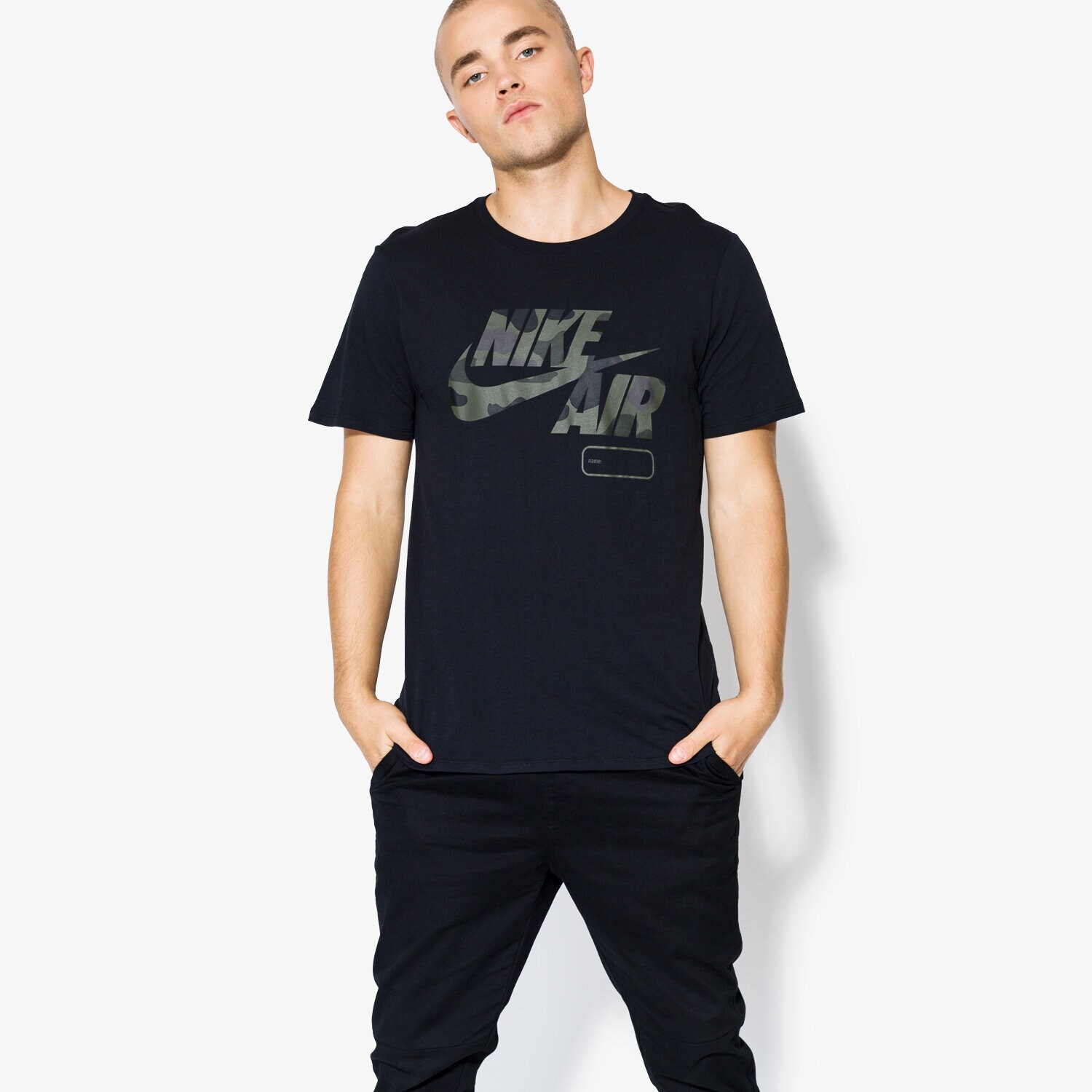 pánské tričko NIKE TRIČKO SS M NSW TEE AF1 CAMO NAMEBOX AH6956-010 ČERNÁ