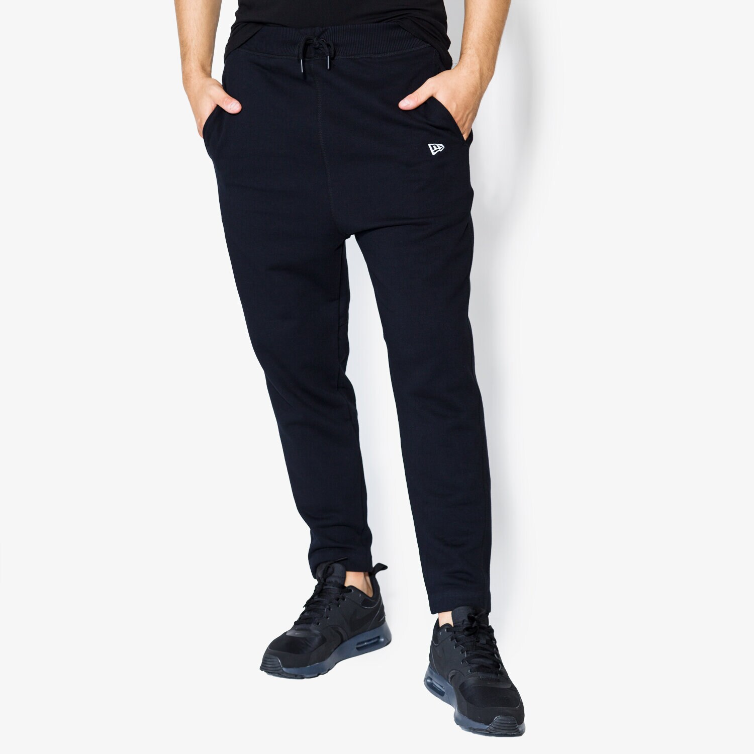 pánské kalhoty NEW ERA KALHOTY  ORIGINATORS TRK PANT NE BLK 11459477 ČERNÁ