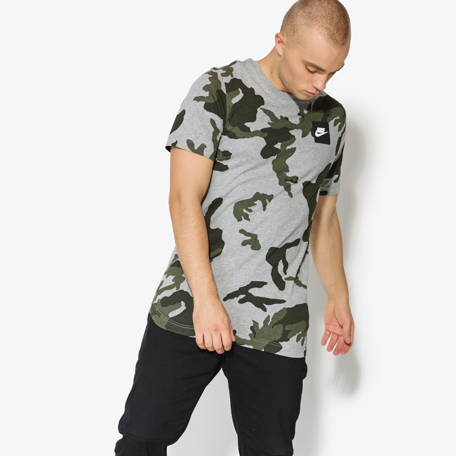 pánské tričko NIKE TRIČKO LS M NSW TOP AOP CURVED HEM AH7017063 ŠEDÁ