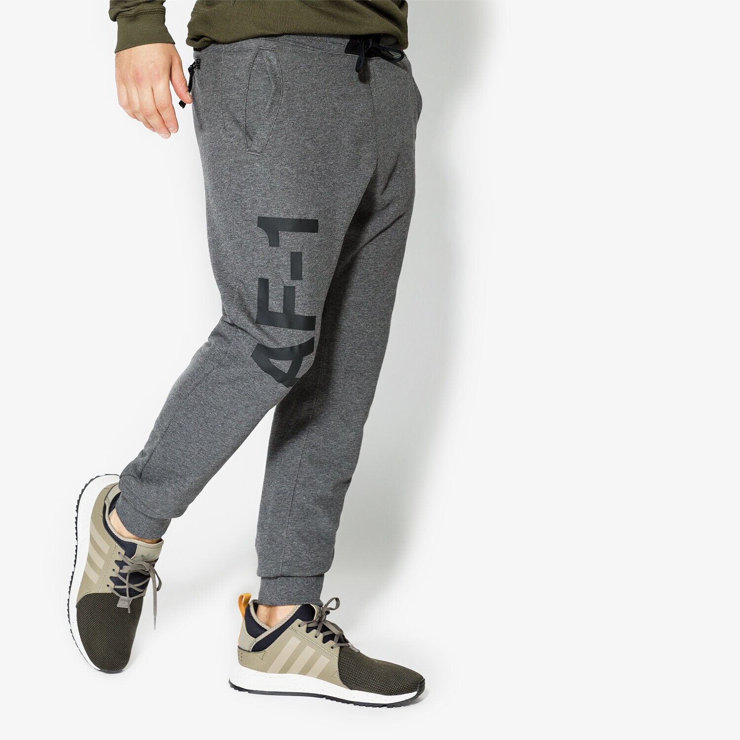 pánské kalhoty NIKE KALHOTY  M NSW JGGR FT AF1 925444071 ŠEDÁ