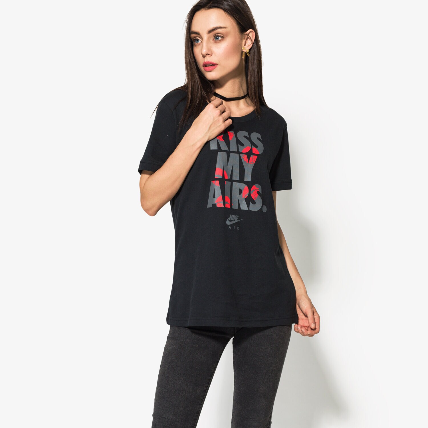 dámské tričko NIKE TRIČKO SS W NSW TEE KISS AIRS CREW AJ1319-010 ČERNÁ