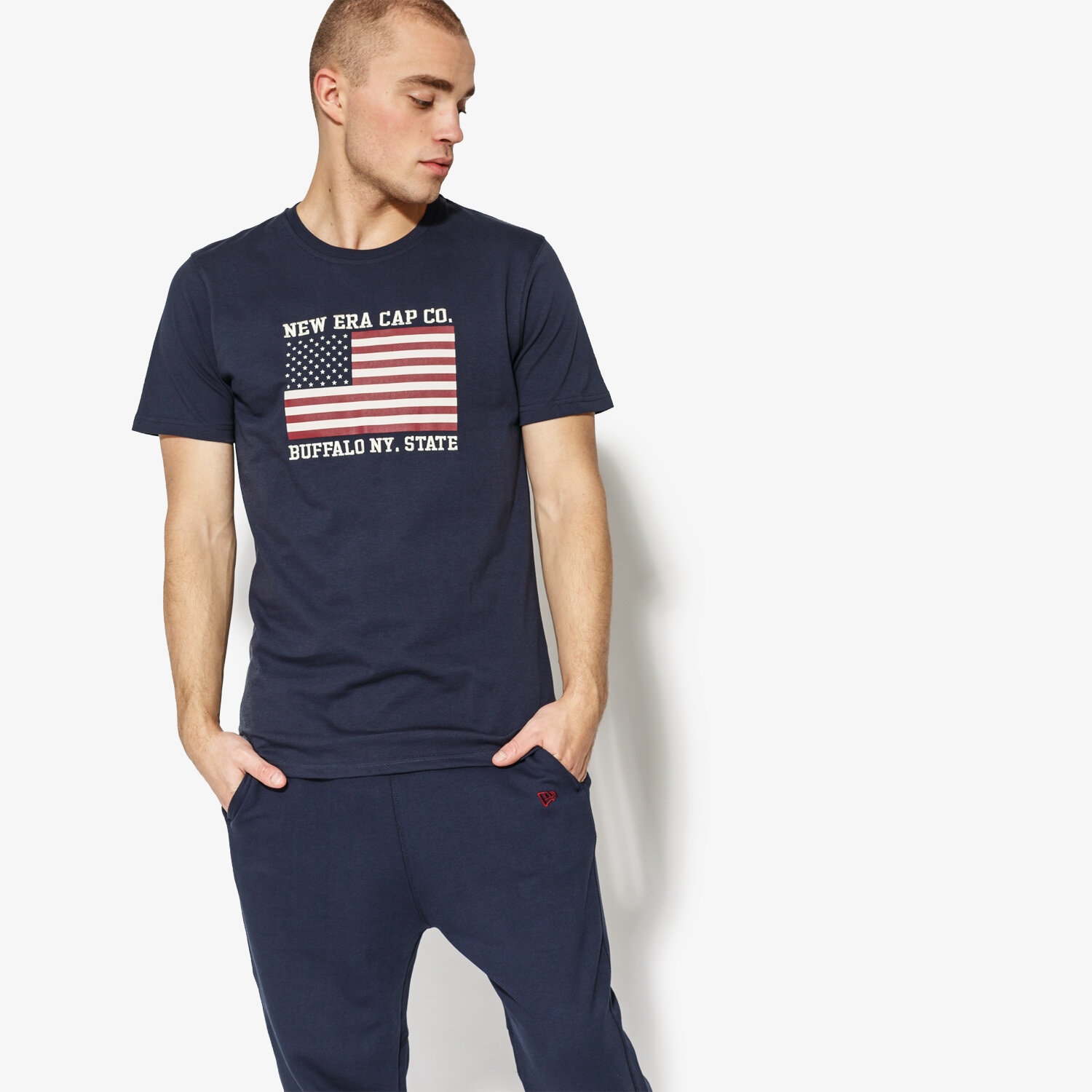 pánské tričko NEW ERA TRIČKO SS WORLD HOOD U.S.A. TEE NEW ERA NIGHT SHIFT 11517684 TMAVOMODRÁ