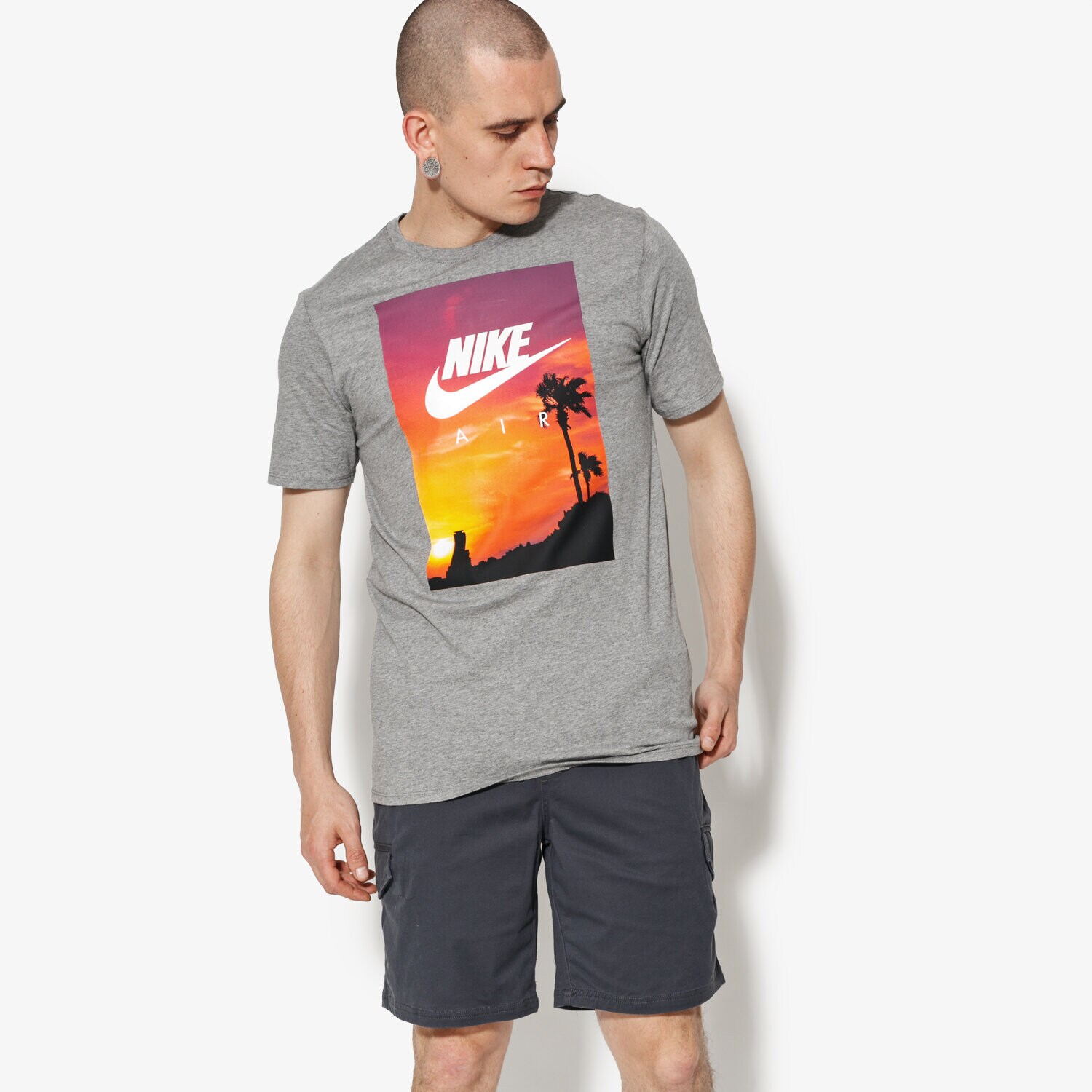 pánské tričko NIKE TRIČKO SS M NSW TEE FTWR 4 911952-091 ŠEDÁ